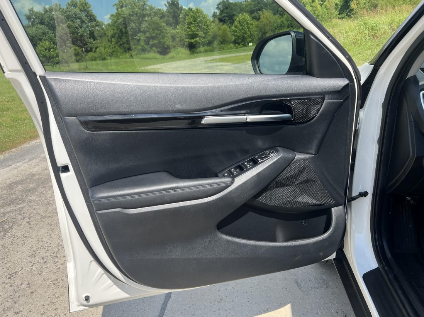 2021 WHITE /Gray Cloth Kia Seltos S AWD (KNDEUCAA3M7) with an 2.0L 4 Cyl. engine, CVT transmission, located at 506 S. Kingshighway, Cape Girardeau, MO, 63703, (573) 235-5000, 37.294994, -89.556206 - 2021 Kia Seltos S 1-Owner 67xxx miles All Wheel Drive 2.0L 4 Cyl. Automatic Backup Camera Heated Seats Bluetooth Cruise Power Windows/Locks/Mirrors We have financing available and we accept trades! Fill out a credit application on our website or come by today! If you have any questions, - Photo#11