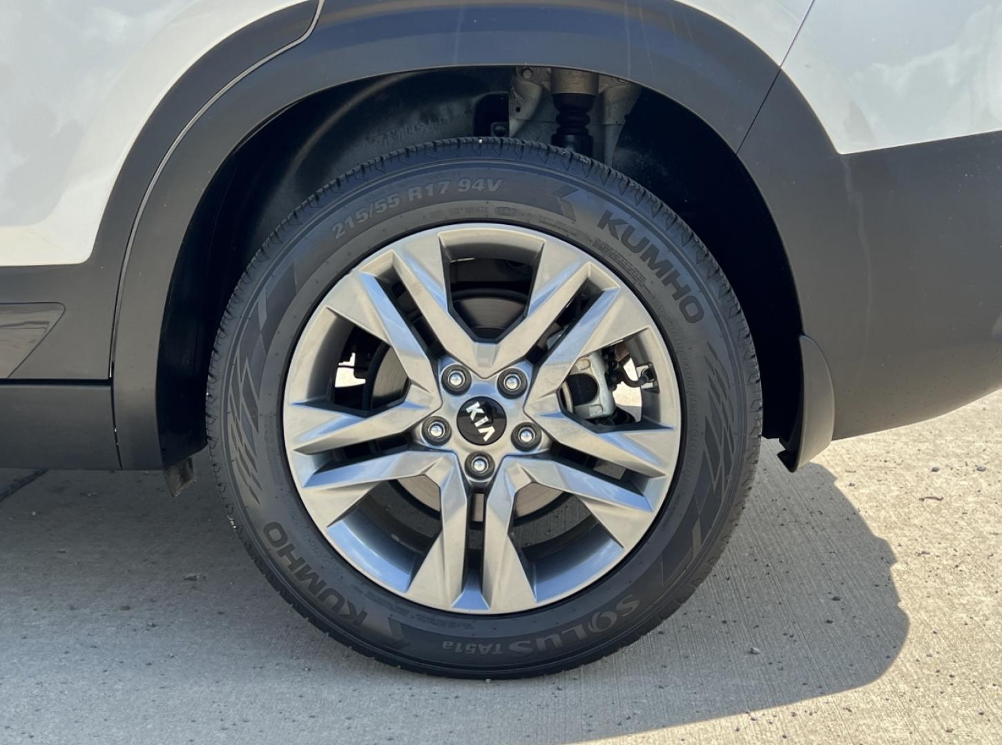 2021 WHITE /Gray Cloth Kia Seltos S AWD (KNDEUCAA3M7) with an 2.0L 4 Cyl. engine, CVT transmission, located at 506 S. Kingshighway, Cape Girardeau, MO, 63703, (573) 235-5000, 37.294994, -89.556206 - 2021 Kia Seltos S 1-Owner 67xxx miles All Wheel Drive 2.0L 4 Cyl. Automatic Backup Camera Heated Seats Bluetooth Cruise Power Windows/Locks/Mirrors We have financing available and we accept trades! Fill out a credit application on our website or come by today! If you have any questions, - Photo#32