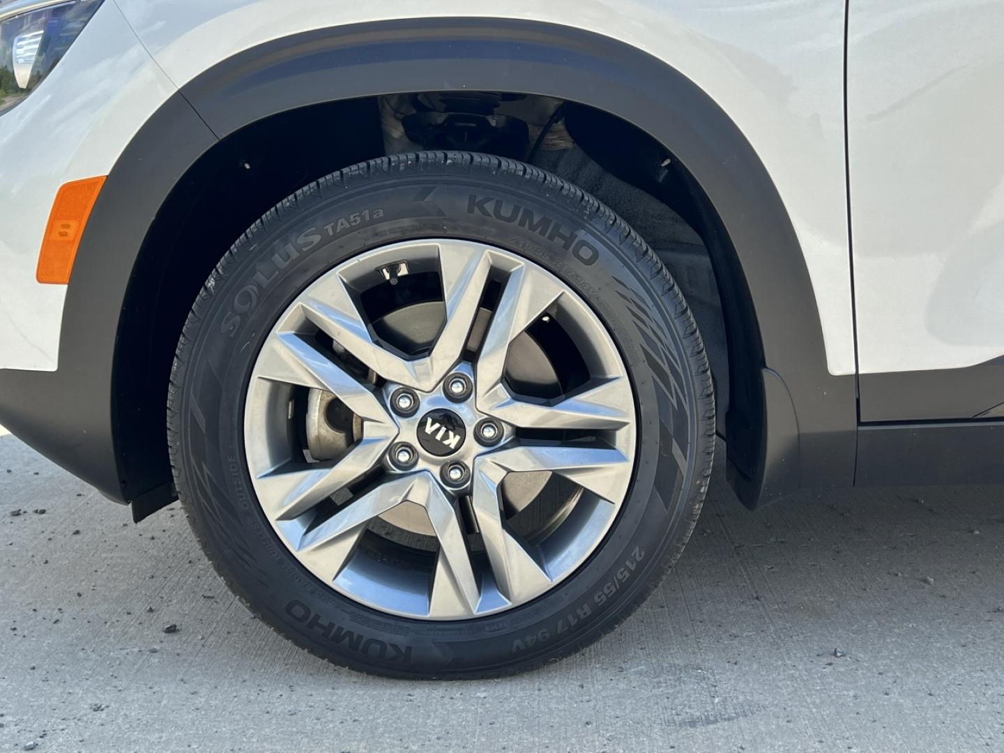 2021 WHITE /Gray Cloth Kia Seltos S AWD (KNDEUCAA3M7) with an 2.0L 4 Cyl. engine, CVT transmission, located at 506 S. Kingshighway, Cape Girardeau, MO, 63703, (573) 235-5000, 37.294994, -89.556206 - 2021 Kia Seltos S 1-Owner 67xxx miles All Wheel Drive 2.0L 4 Cyl. Automatic Backup Camera Heated Seats Bluetooth Cruise Power Windows/Locks/Mirrors We have financing available and we accept trades! Fill out a credit application on our website or come by today! If you have any questions, - Photo#30