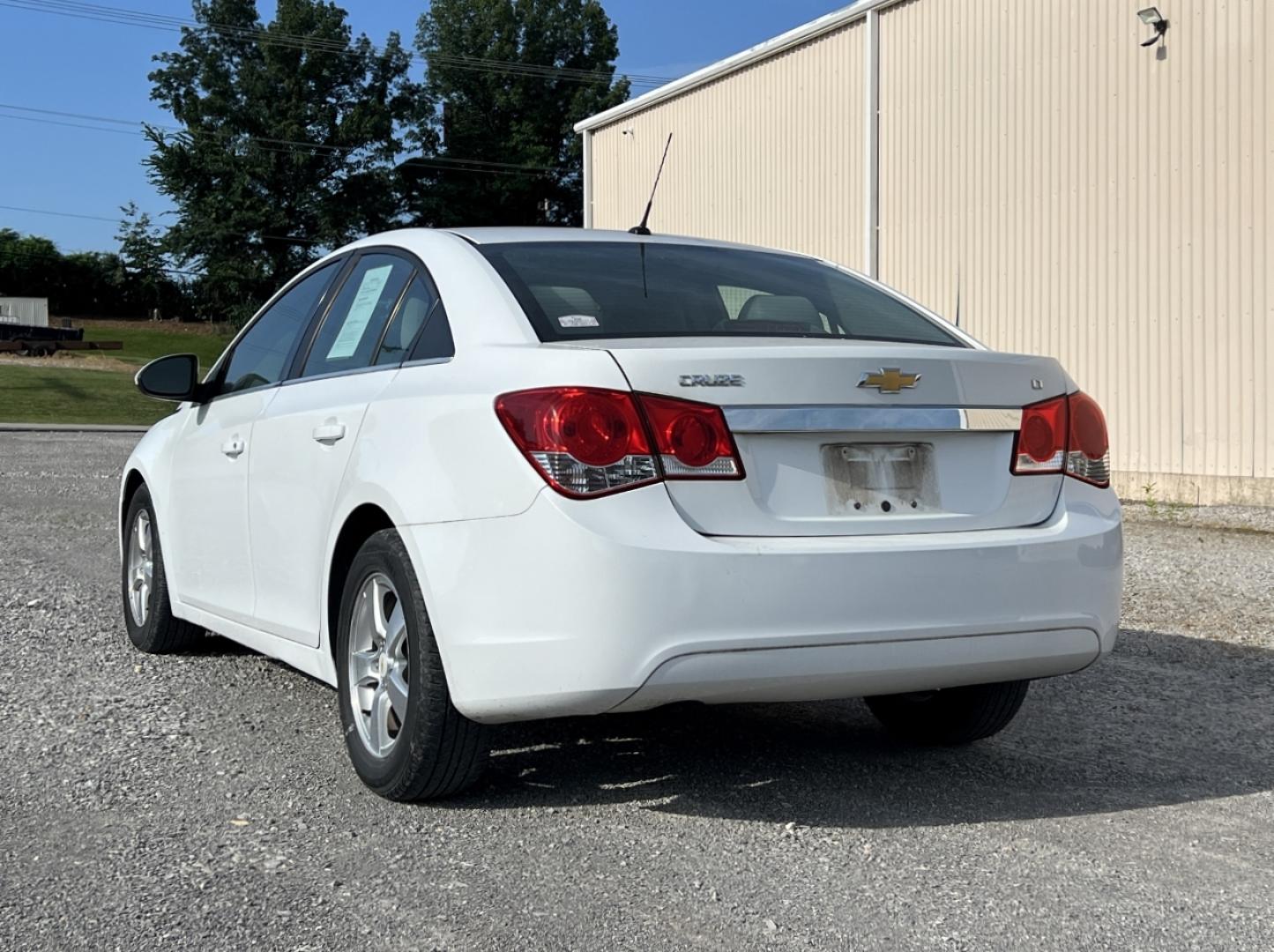 2012 WHITE /Gray Cloth Chevrolet Cruze LT (1G1PE5SC9C7) with an 1.4L 4 Cyl. Turbo engine, Automatic transmission, located at 2990 Old Orchard Rd., Jackson, MO, 63755, 37.354214, -89.612106 - We have financing available and we accept trades! Fill out a credit application on our website or come by today! If you have any questions, give us a call at (573) 204-7777 or visit our website at firstautocredit.com. - Photo#4