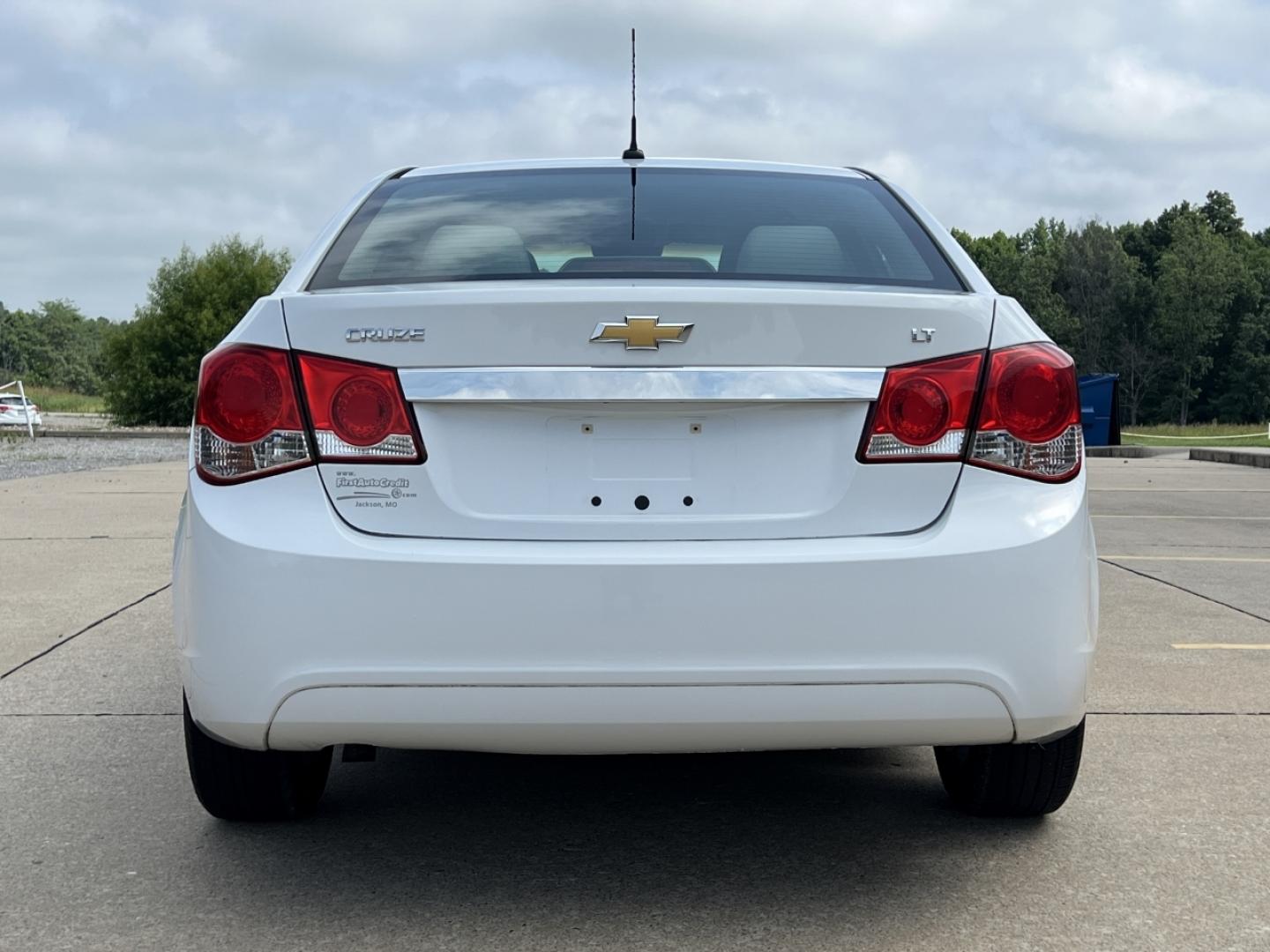 2012 WHITE /Gray Cloth Chevrolet Cruze LT (1G1PE5SC9C7) with an 1.4L 4 Cyl. Turbo engine, Automatic transmission, located at 2990 Old Orchard Rd., Jackson, MO, 63755, 37.354214, -89.612106 - 2012 Chevrolet Cruze LT 141xxx miles Front Wheel Drive 1.4L 4 Cyl. Automatic Cruise Power Windows/Locks/Mirrors We have financing available and we accept trades! Fill out a credit application on our website or come by today! If you have any questions, give us a call at (573) 204-7777 or visi - Photo#7
