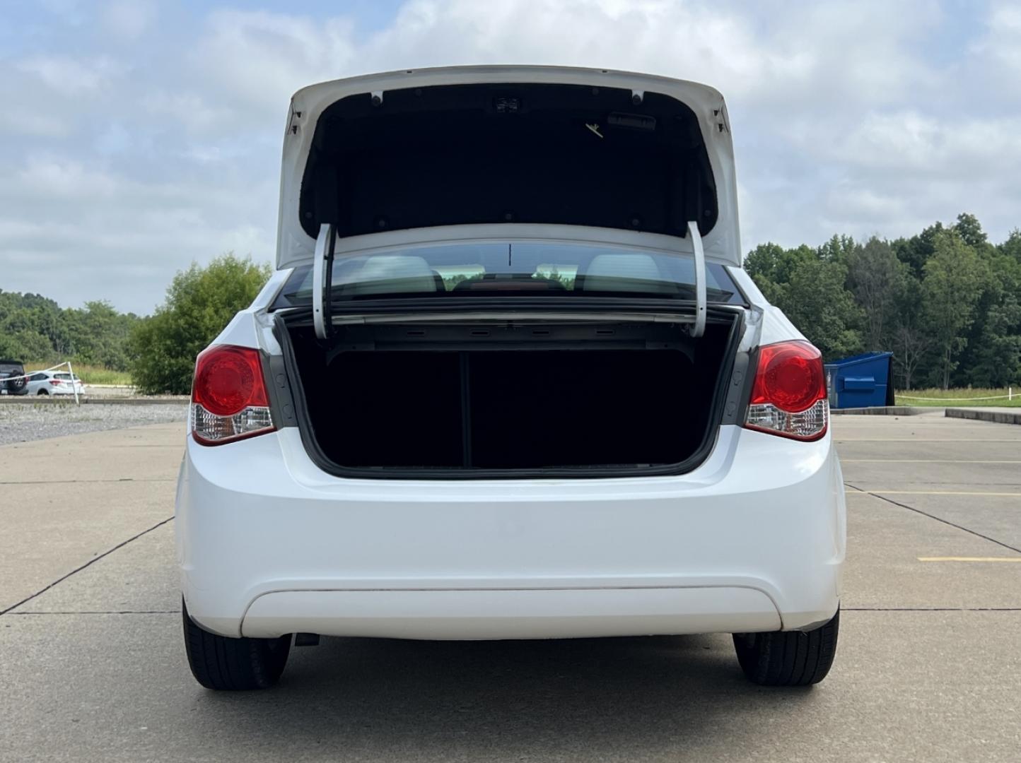 2012 WHITE /Gray Cloth Chevrolet Cruze LT (1G1PE5SC9C7) with an 1.4L 4 Cyl. Turbo engine, Automatic transmission, located at 2990 Old Orchard Rd., Jackson, MO, 63755, 37.354214, -89.612106 - 2012 Chevrolet Cruze LT 141xxx miles Front Wheel Drive 1.4L 4 Cyl. Automatic Cruise Power Windows/Locks/Mirrors We have financing available and we accept trades! Fill out a credit application on our website or come by today! If you have any questions, give us a call at (573) 204-7777 or visi - Photo#15