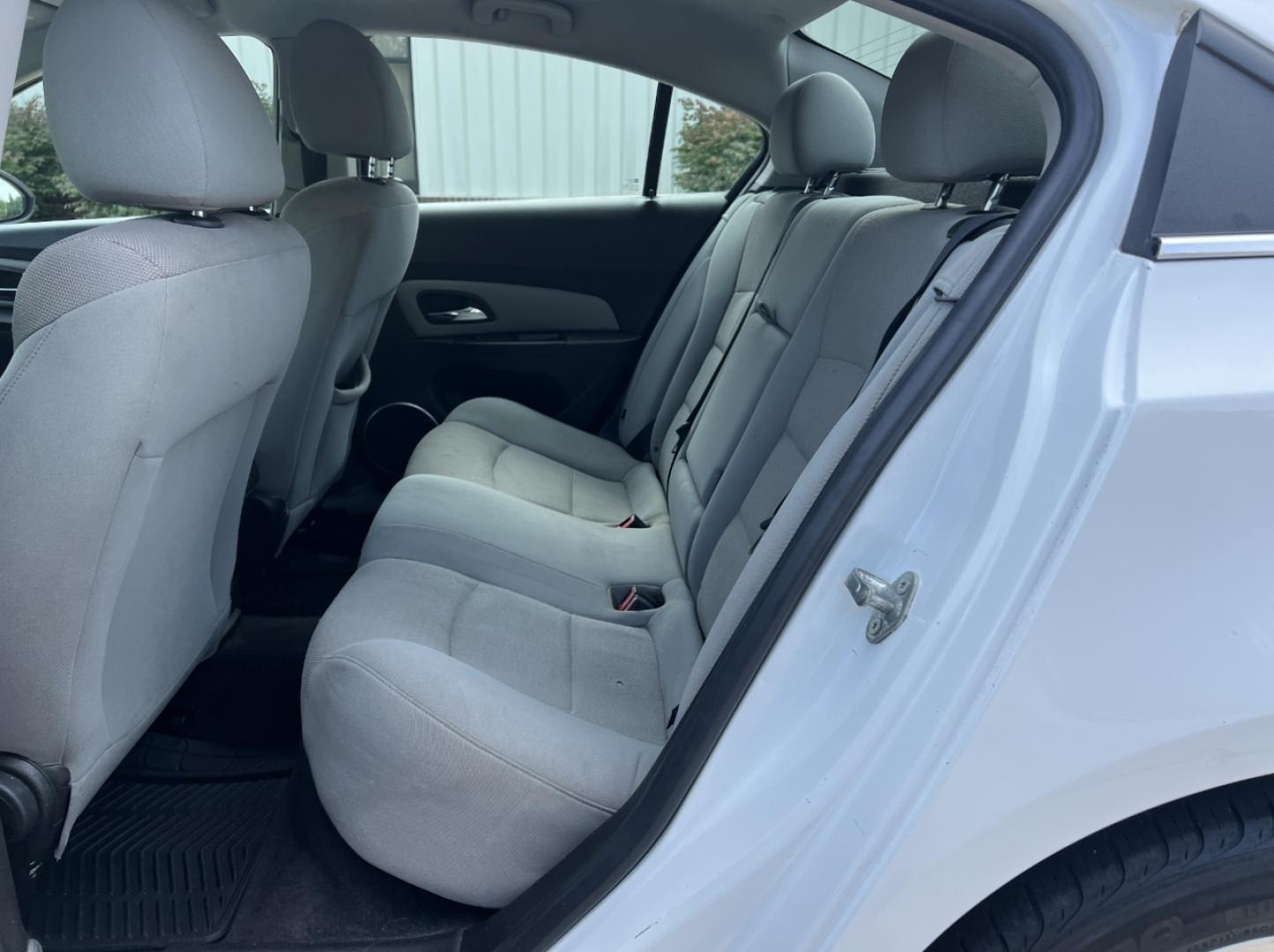 2012 WHITE /Gray Cloth Chevrolet Cruze LT (1G1PE5SC9C7) with an 1.4L 4 Cyl. Turbo engine, Automatic transmission, located at 2990 Old Orchard Rd., Jackson, MO, 63755, 37.354214, -89.612106 - 2012 Chevrolet Cruze LT 141xxx miles Front Wheel Drive 1.4L 4 Cyl. Automatic Cruise Power Windows/Locks/Mirrors We have financing available and we accept trades! Fill out a credit application on our website or come by today! If you have any questions, give us a call at (573) 204-7777 or visi - Photo#13