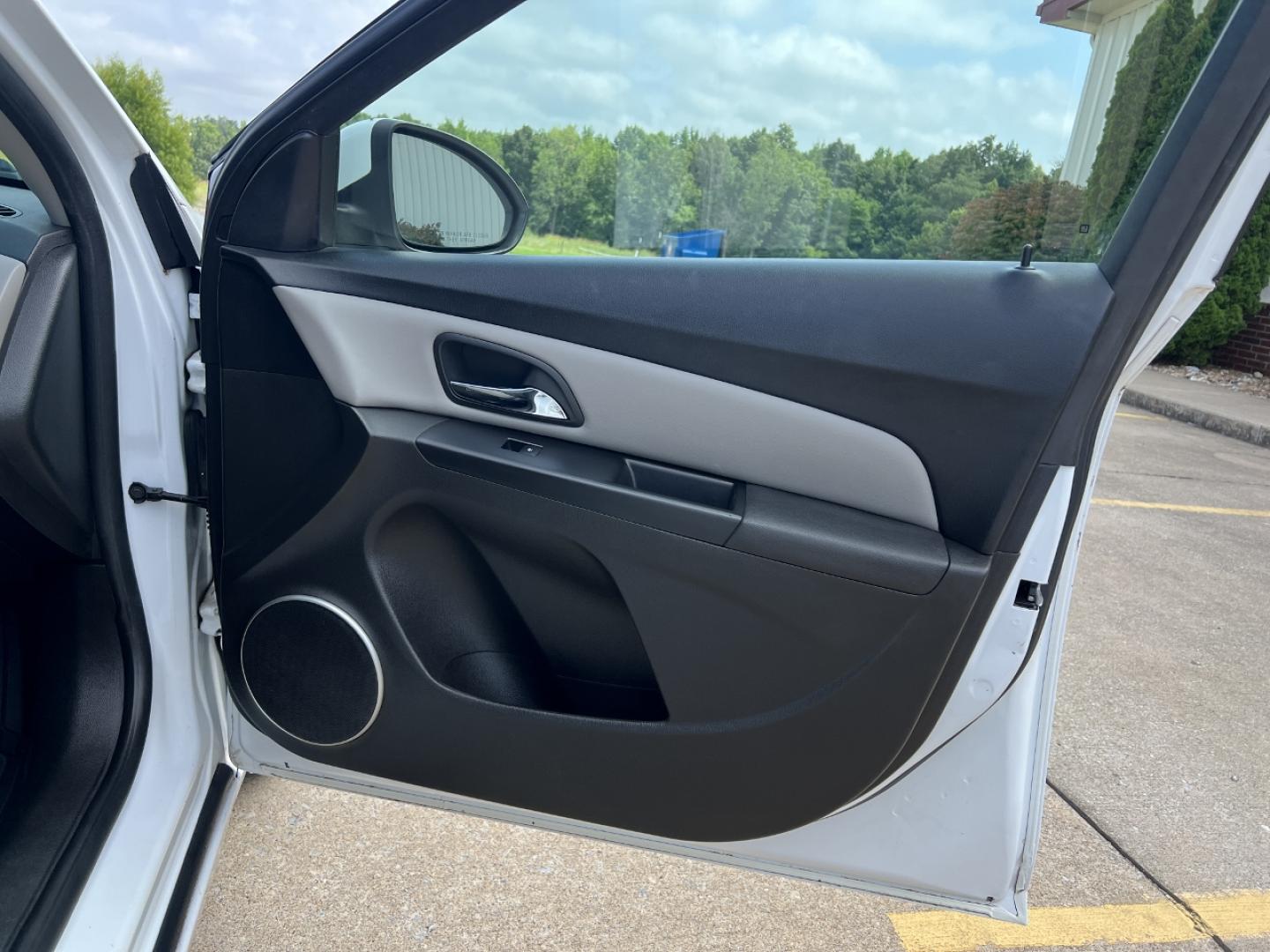 2012 WHITE /Gray Cloth Chevrolet Cruze LT (1G1PE5SC9C7) with an 1.4L 4 Cyl. Turbo engine, Automatic transmission, located at 2990 Old Orchard Rd., Jackson, MO, 63755, 37.354214, -89.612106 - 2012 Chevrolet Cruze LT 141xxx miles Front Wheel Drive 1.4L 4 Cyl. Automatic Cruise Power Windows/Locks/Mirrors We have financing available and we accept trades! Fill out a credit application on our website or come by today! If you have any questions, give us a call at (573) 204-7777 or visi - Photo#11