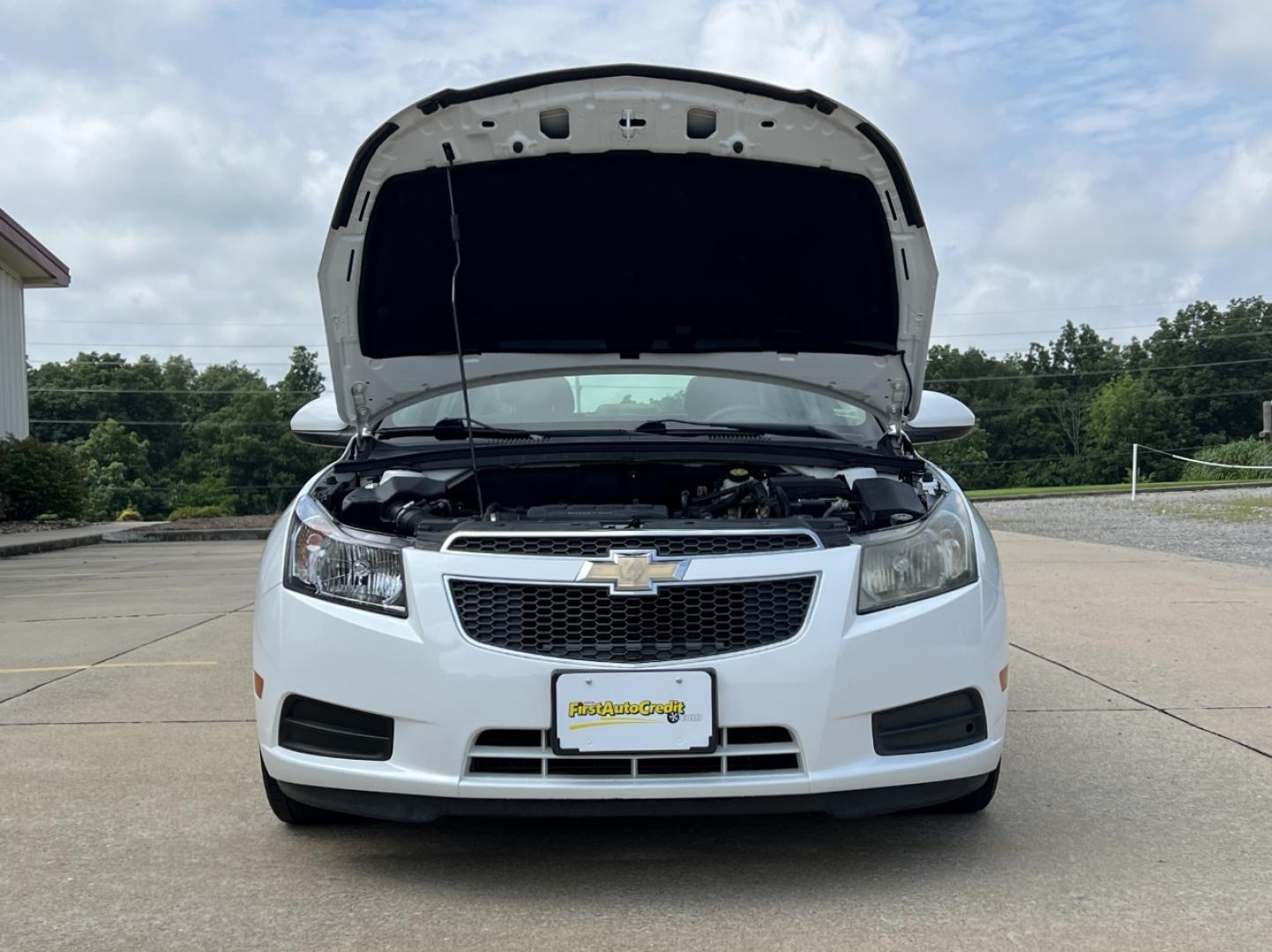2012 WHITE /Gray Cloth Chevrolet Cruze LT (1G1PE5SC9C7) with an 1.4L 4 Cyl. Turbo engine, Automatic transmission, located at 2990 Old Orchard Rd., Jackson, MO, 63755, 37.354214, -89.612106 - 2012 Chevrolet Cruze LT 141xxx miles Front Wheel Drive 1.4L 4 Cyl. Automatic Cruise Power Windows/Locks/Mirrors We have financing available and we accept trades! Fill out a credit application on our website or come by today! If you have any questions, give us a call at (573) 204-7777 or visi - Photo#24