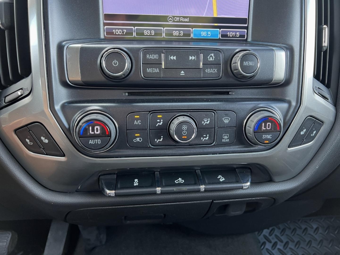 2017 WHITE /Black Cloth Chevrolet Silverado 1500 LT Double Cab 4WD (1GCVKREC8HZ) with an 5.3L V8 engine, Automatic transmission, located at 2990 Old Orchard Rd., Jackson, MO, 63755, 37.354214, -89.612106 - 2017 Chevrolet Silverado 1500 LT Z71 Off Road 105xxx miles 4x4 5.3L V8 Automatic Navigation Backup Camera Power Driver Seat Heated Seats Bluetooth Remote Start Cruise Power Windows/Locks/Mirrors We have financing available and we accept trades! Fill out a credit application on our websi - Photo#5