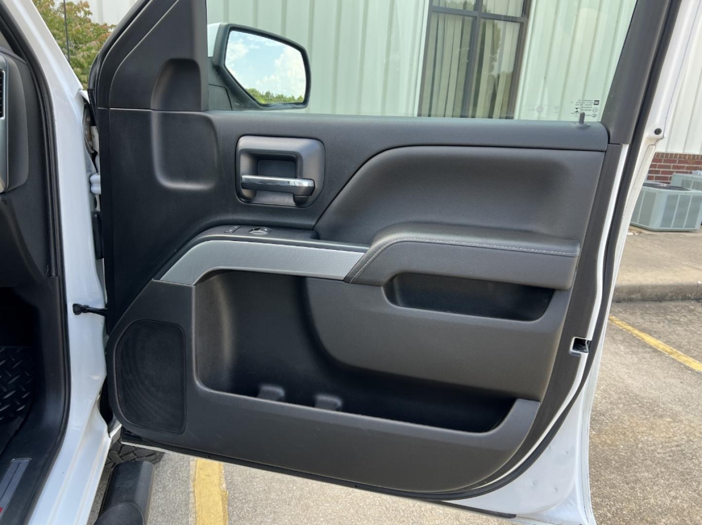 2017 WHITE /Black Cloth Chevrolet Silverado 1500 LT Double Cab 4WD (1GCVKREC8HZ) with an 5.3L V8 engine, Automatic transmission, located at 2990 Old Orchard Rd., Jackson, MO, 63755, 37.354214, -89.612106 - 2017 Chevrolet Silverado 1500 LT Z71 Off Road 105xxx miles 4x4 5.3L V8 Automatic Navigation Backup Camera Power Driver Seat Heated Seats Bluetooth Remote Start Cruise Power Windows/Locks/Mirrors We have financing available and we accept trades! Fill out a credit application on our websi - Photo#16
