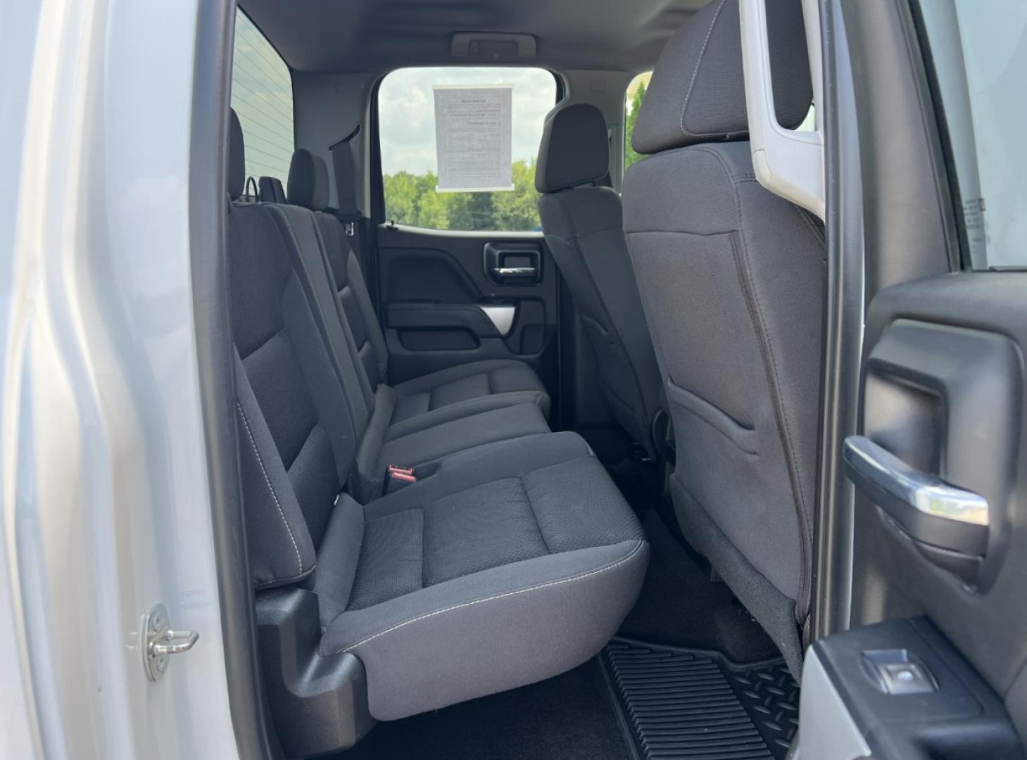 2017 WHITE /Black Cloth Chevrolet Silverado 1500 LT Double Cab 4WD (1GCVKREC8HZ) with an 5.3L V8 engine, Automatic transmission, located at 2990 Old Orchard Rd., Jackson, MO, 63755, 37.354214, -89.612106 - 2017 Chevrolet Silverado 1500 LT Z71 Off Road 105xxx miles 4x4 5.3L V8 Automatic Navigation Backup Camera Power Driver Seat Heated Seats Bluetooth Remote Start Cruise Power Windows/Locks/Mirrors We have financing available and we accept trades! Fill out a credit application on our websi - Photo#19