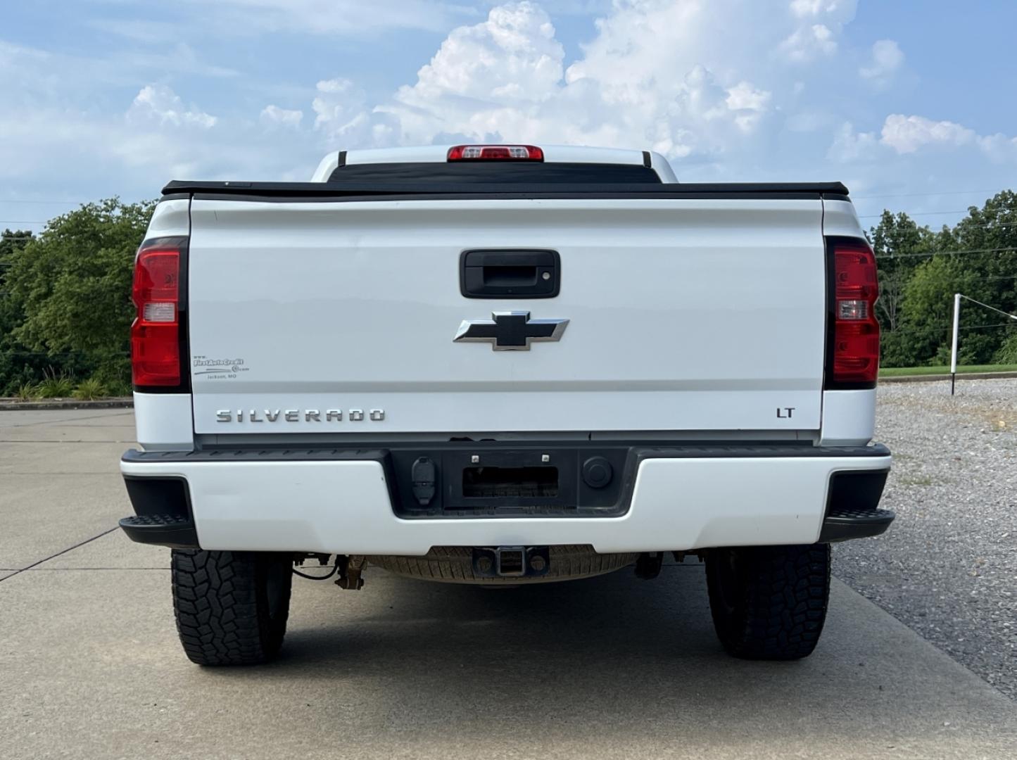 2017 WHITE /Black Cloth Chevrolet Silverado 1500 LT Double Cab 4WD (1GCVKREC8HZ) with an 5.3L V8 engine, Automatic transmission, located at 2990 Old Orchard Rd., Jackson, MO, 63755, 37.354214, -89.612106 - 2017 Chevrolet Silverado 1500 LT Z71 Off Road 105xxx miles 4x4 5.3L V8 Automatic Navigation Backup Camera Power Driver Seat Heated Seats Bluetooth Remote Start Cruise Power Windows/Locks/Mirrors We have financing available and we accept trades! Fill out a credit application on our websi - Photo#12