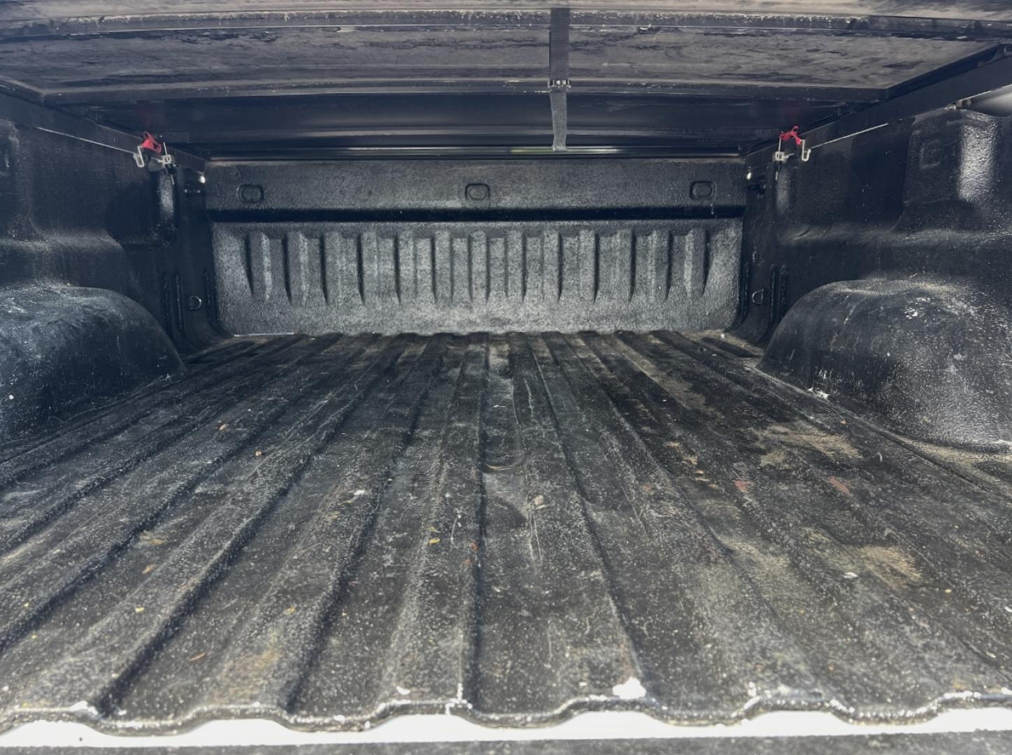 2017 WHITE /Black Cloth Chevrolet Silverado 1500 LT Double Cab 4WD (1GCVKREC8HZ) with an 5.3L V8 engine, Automatic transmission, located at 2990 Old Orchard Rd., Jackson, MO, 63755, 37.354214, -89.612106 - 2017 Chevrolet Silverado 1500 LT Z71 Off Road 105xxx miles 4x4 5.3L V8 Automatic Navigation Backup Camera Power Driver Seat Heated Seats Bluetooth Remote Start Cruise Power Windows/Locks/Mirrors We have financing available and we accept trades! Fill out a credit application on our websi - Photo#21