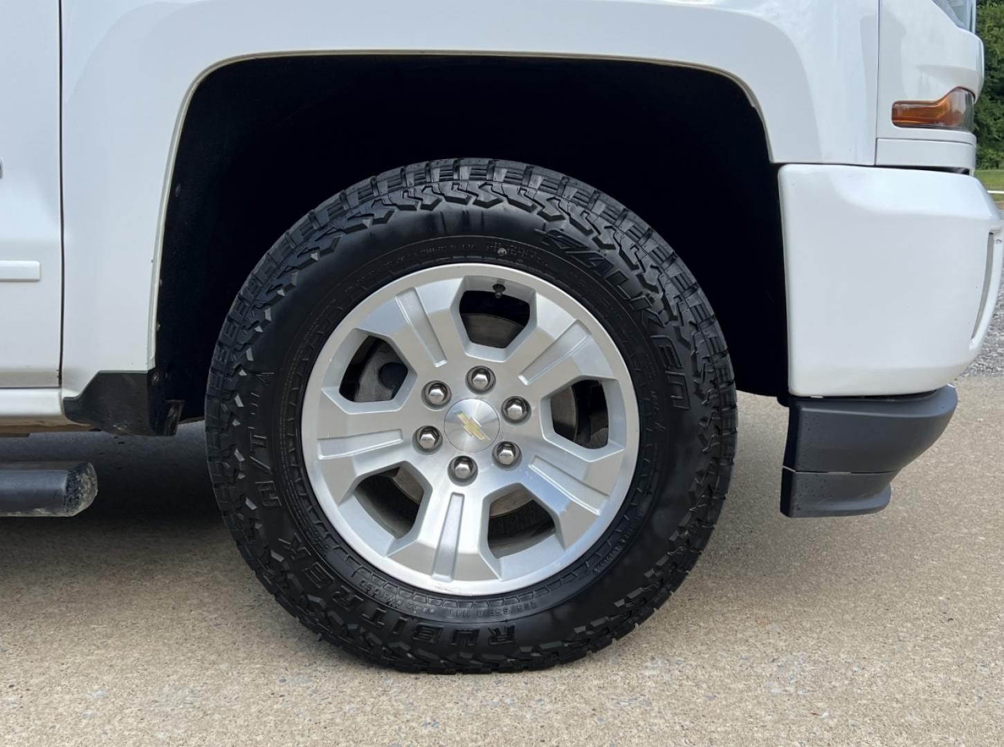 2017 WHITE /Black Cloth Chevrolet Silverado 1500 LT Double Cab 4WD (1GCVKREC8HZ) with an 5.3L V8 engine, Automatic transmission, located at 2990 Old Orchard Rd., Jackson, MO, 63755, 37.354214, -89.612106 - 2017 Chevrolet Silverado 1500 LT Z71 Off Road 105xxx miles 4x4 5.3L V8 Automatic Navigation Backup Camera Power Driver Seat Heated Seats Bluetooth Remote Start Cruise Power Windows/Locks/Mirrors We have financing available and we accept trades! Fill out a credit application on our websi - Photo#35