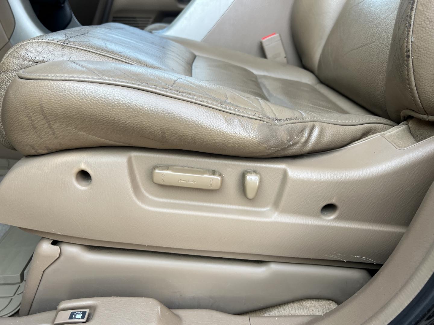 2007 BLACK /Tan Leather Honda Pilot EX-L 4WD AT (5FNYF18527B) with an 3.5L V6 engine, Automatic transmission, located at 2990 Old Orchard Rd., Jackson, MO, 63755, 37.354214, -89.612106 - 2007 Honda Pilot EX-L 134xxx miles 4 Wheel Drive 3.5L V6 Automatic Leather 3rd Row Power Driver Seat Heated Seats Sunroof Cruise Power Windows/Locks/Mirrors We have financing available and we accept trades! Fill out a credit application on our website or come by today! If you have any q - Photo#5