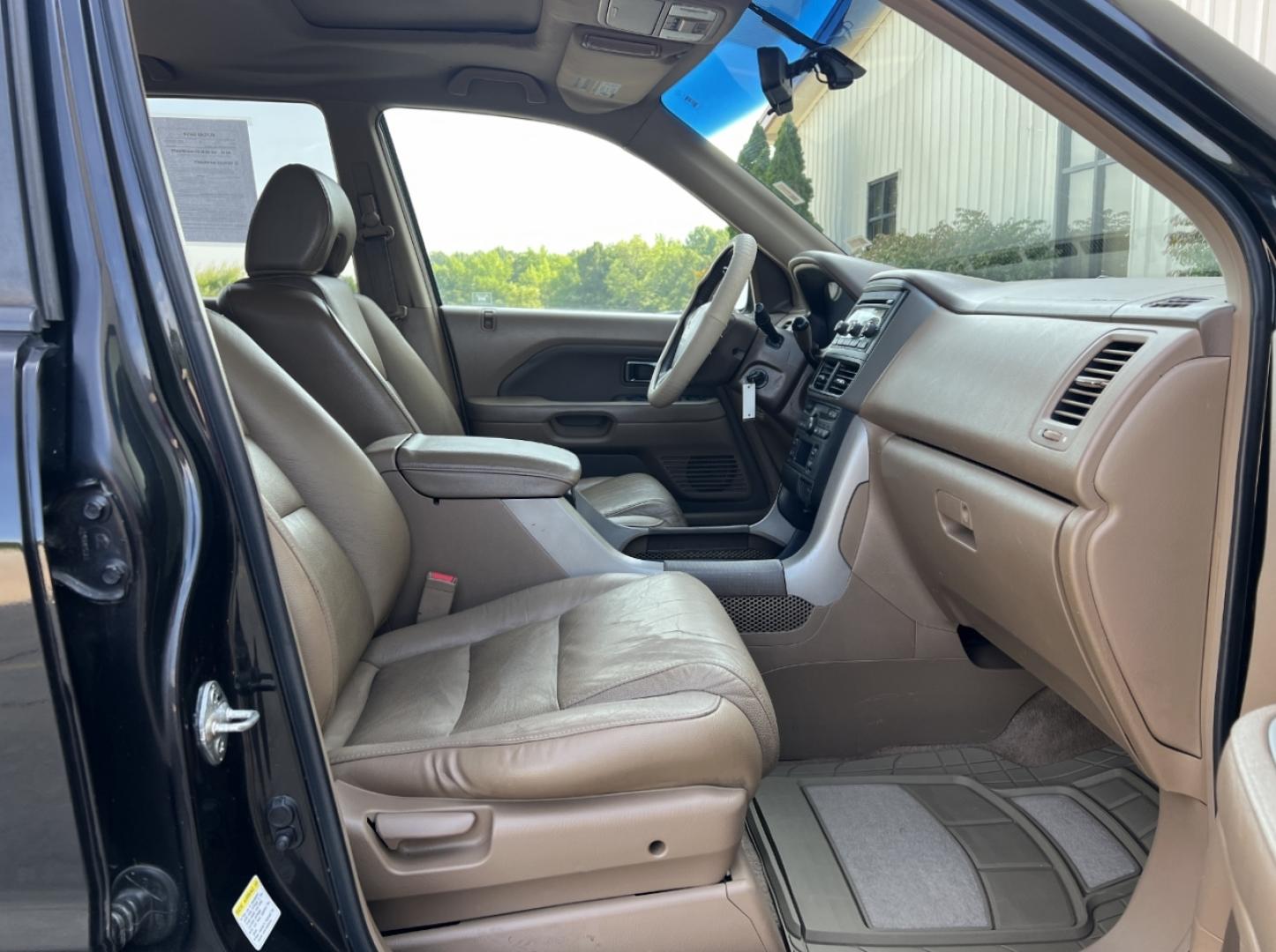 2007 BLACK /Tan Leather Honda Pilot EX-L 4WD AT (5FNYF18527B) with an 3.5L V6 engine, Automatic transmission, located at 2990 Old Orchard Rd., Jackson, MO, 63755, 37.354214, -89.612106 - 2007 Honda Pilot EX-L 134xxx miles 4 Wheel Drive 3.5L V6 Automatic Leather 3rd Row Power Driver Seat Heated Seats Sunroof Cruise Power Windows/Locks/Mirrors We have financing available and we accept trades! Fill out a credit application on our website or come by today! If you have any q - Photo#16