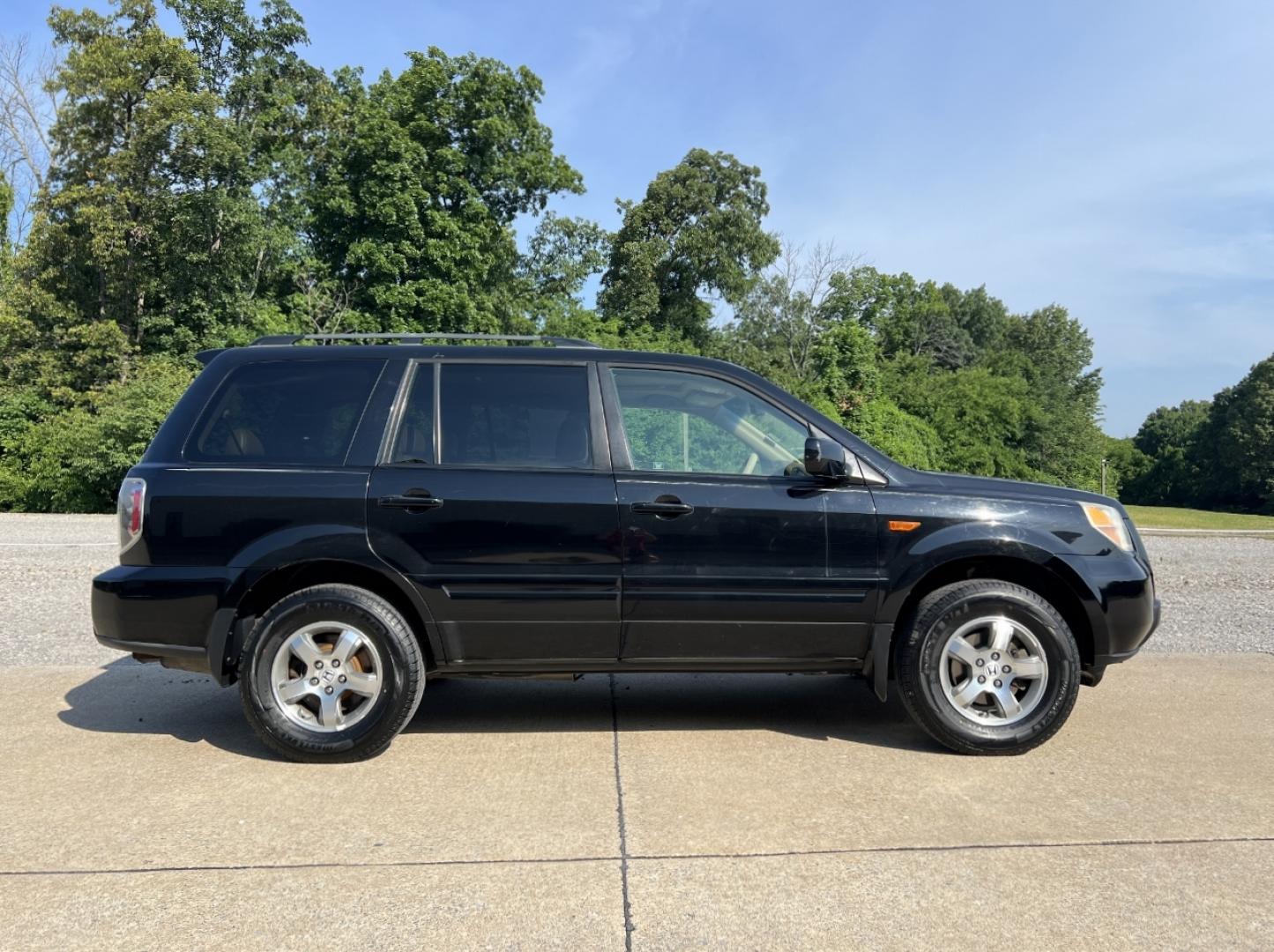2007 BLACK /Tan Leather Honda Pilot EX-L 4WD AT (5FNYF18527B) with an 3.5L V6 engine, Automatic transmission, located at 2990 Old Orchard Rd., Jackson, MO, 63755, 37.354214, -89.612106 - 2007 Honda Pilot EX-L 134xxx miles 4 Wheel Drive 3.5L V6 Automatic Leather 3rd Row Power Driver Seat Heated Seats Sunroof Cruise Power Windows/Locks/Mirrors We have financing available and we accept trades! Fill out a credit application on our website or come by today! If you have any q - Photo#8