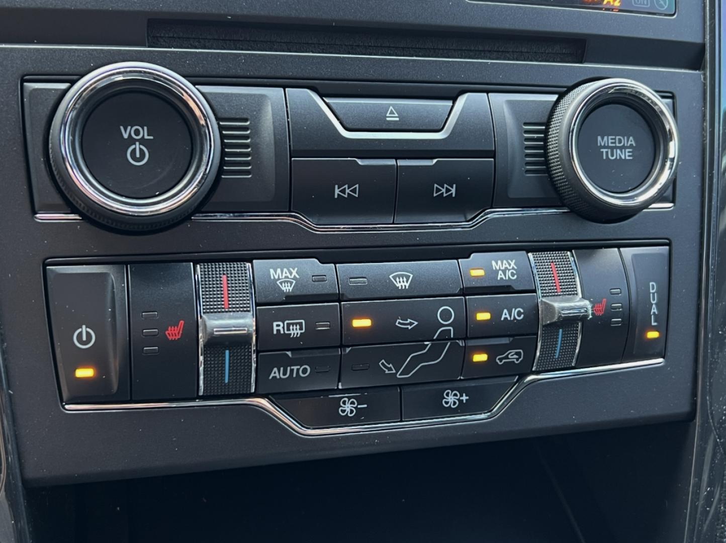 2018 BLACK /Black Suede/Leather Ford Explorer XLT FWD (1FM5K7DH8JG) with an 2.3L 4 Cyl. engine, Automatic transmission, located at 2990 Old Orchard Rd., Jackson, MO, 63755, 37.354214, -89.612106 - 2018 Ford Explorer XLT 98xxx miles Front Wheel Drive 2.3L 4 Cyl. Automatic Leather/Suede 3rd Row Backup Camera Power/Heated Seats Heated Steering Wheel Sunroof Bluetooth Remote Start Cruise Power Windows/Locks/Mirrors We have financing available and we accept trades! Fill out a credit - Photo#4