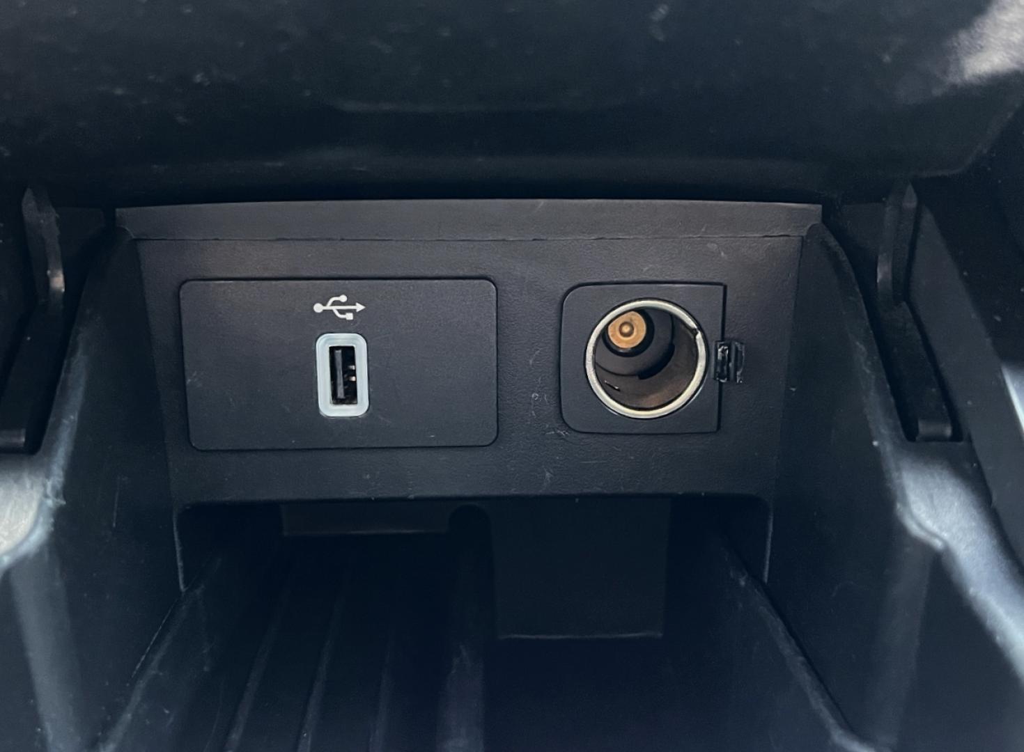 2018 BLACK /Black Suede/Leather Ford Explorer XLT FWD (1FM5K7DH8JG) with an 2.3L 4 Cyl. engine, Automatic transmission, located at 2990 Old Orchard Rd., Jackson, MO, 63755, 37.354214, -89.612106 - 2018 Ford Explorer XLT 98xxx miles Front Wheel Drive 2.3L 4 Cyl. Automatic Leather/Suede 3rd Row Backup Camera Power/Heated Seats Heated Steering Wheel Sunroof Bluetooth Remote Start Cruise Power Windows/Locks/Mirrors We have financing available and we accept trades! Fill out a credit - Photo#31