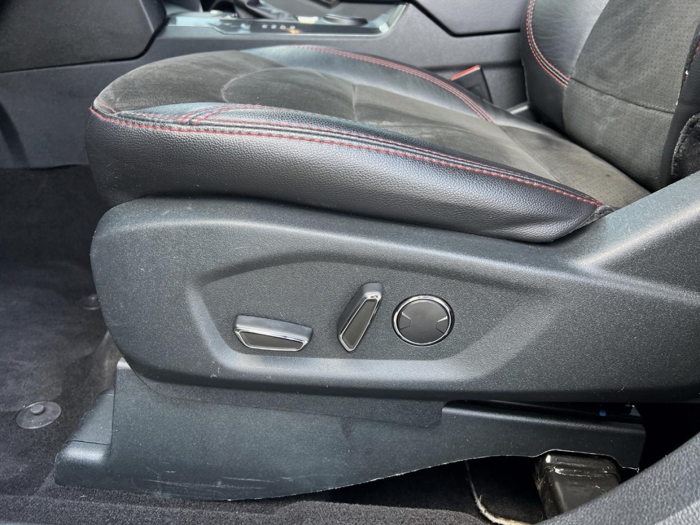 2018 BLACK /Black Suede/Leather Ford Explorer XLT FWD (1FM5K7DH8JG) with an 2.3L 4 Cyl. engine, Automatic transmission, located at 2990 Old Orchard Rd., Jackson, MO, 63755, 37.354214, -89.612106 - 2018 Ford Explorer XLT 98xxx miles Front Wheel Drive 2.3L 4 Cyl. Automatic Leather/Suede 3rd Row Backup Camera Power/Heated Seats Heated Steering Wheel Sunroof Bluetooth Remote Start Cruise Power Windows/Locks/Mirrors We have financing available and we accept trades! Fill out a credit - Photo#6