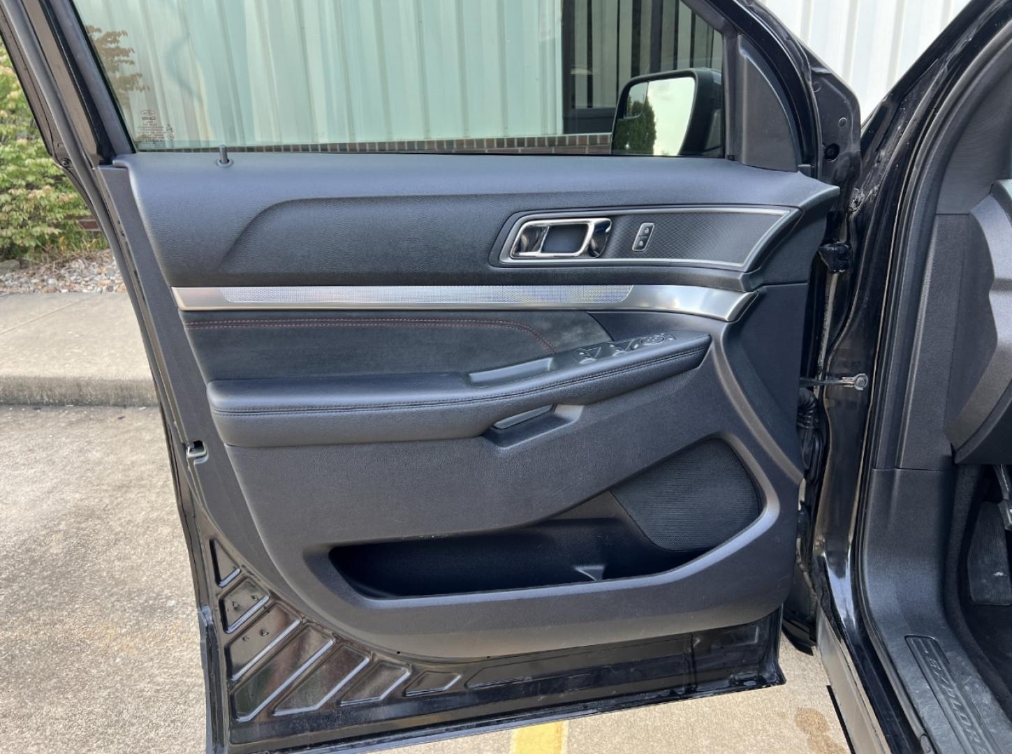 2018 BLACK /Black Suede/Leather Ford Explorer XLT FWD (1FM5K7DH8JG) with an 2.3L 4 Cyl. engine, Automatic transmission, located at 2990 Old Orchard Rd., Jackson, MO, 63755, 37.354214, -89.612106 - 2018 Ford Explorer XLT 98xxx miles Front Wheel Drive 2.3L 4 Cyl. Automatic Leather/Suede 3rd Row Backup Camera Power/Heated Seats Heated Steering Wheel Sunroof Bluetooth Remote Start Cruise Power Windows/Locks/Mirrors We have financing available and we accept trades! Fill out a credit - Photo#15