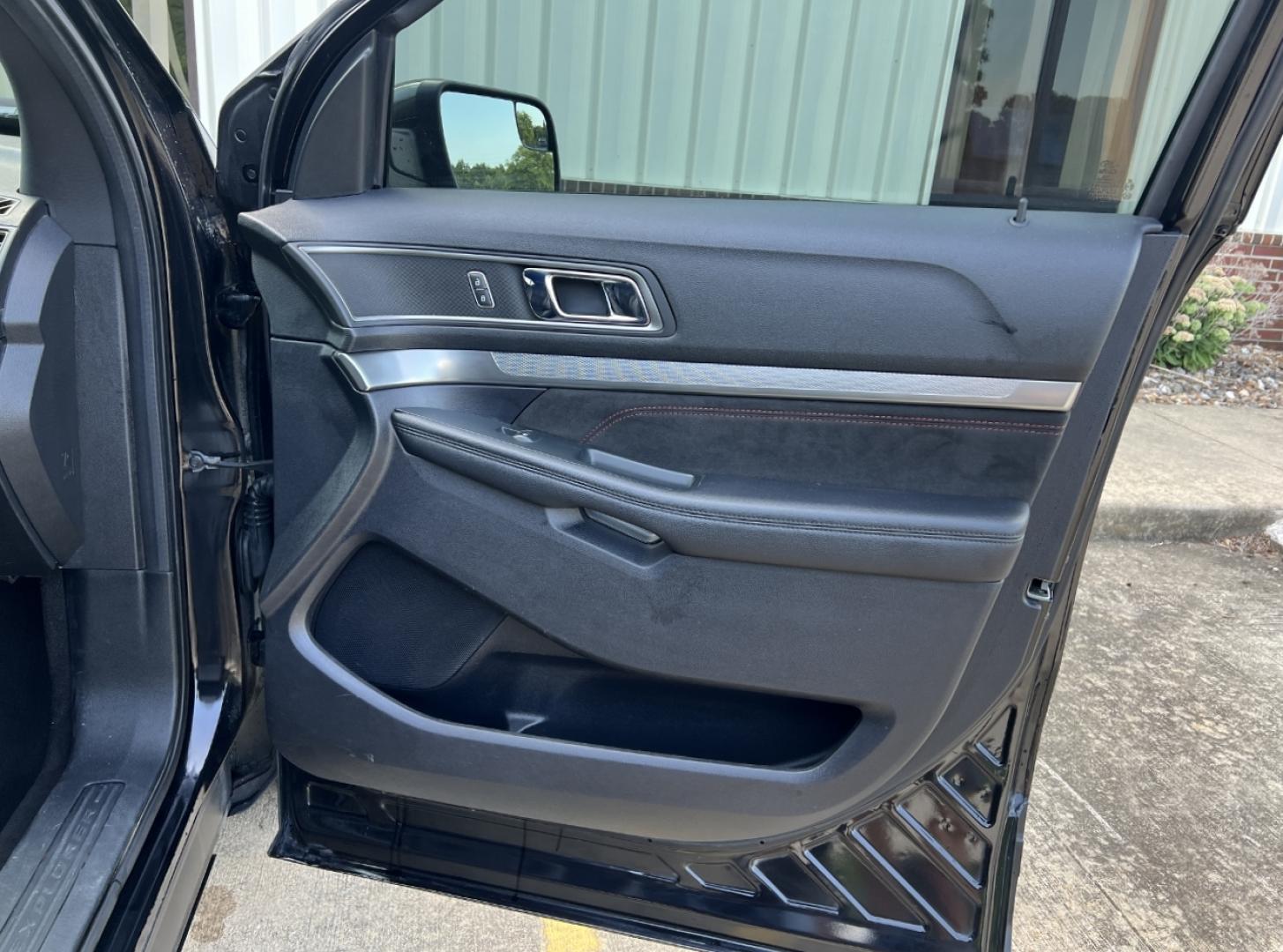 2018 BLACK /Black Suede/Leather Ford Explorer XLT FWD (1FM5K7DH8JG) with an 2.3L 4 Cyl. engine, Automatic transmission, located at 2990 Old Orchard Rd., Jackson, MO, 63755, 37.354214, -89.612106 - 2018 Ford Explorer XLT 98xxx miles Front Wheel Drive 2.3L 4 Cyl. Automatic Leather/Suede 3rd Row Backup Camera Power/Heated Seats Heated Steering Wheel Sunroof Bluetooth Remote Start Cruise Power Windows/Locks/Mirrors We have financing available and we accept trades! Fill out a credit - Photo#17