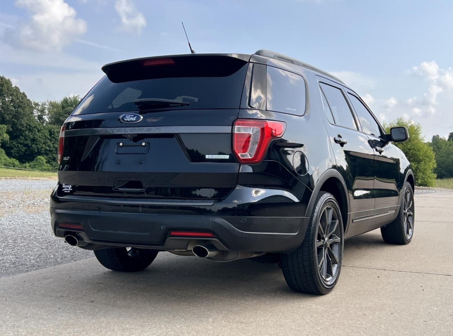 2018 BLACK /Black Suede/Leather Ford Explorer XLT FWD (1FM5K7DH8JG) with an 2.3L 4 Cyl. engine, Automatic transmission, located at 2990 Old Orchard Rd., Jackson, MO, 63755, 37.354214, -89.612106 - 2018 Ford Explorer XLT 98xxx miles Front Wheel Drive 2.3L 4 Cyl. Automatic Leather/Suede 3rd Row Backup Camera Power/Heated Seats Heated Steering Wheel Sunroof Bluetooth Remote Start Cruise Power Windows/Locks/Mirrors We have financing available and we accept trades! Fill out a credit - Photo#11
