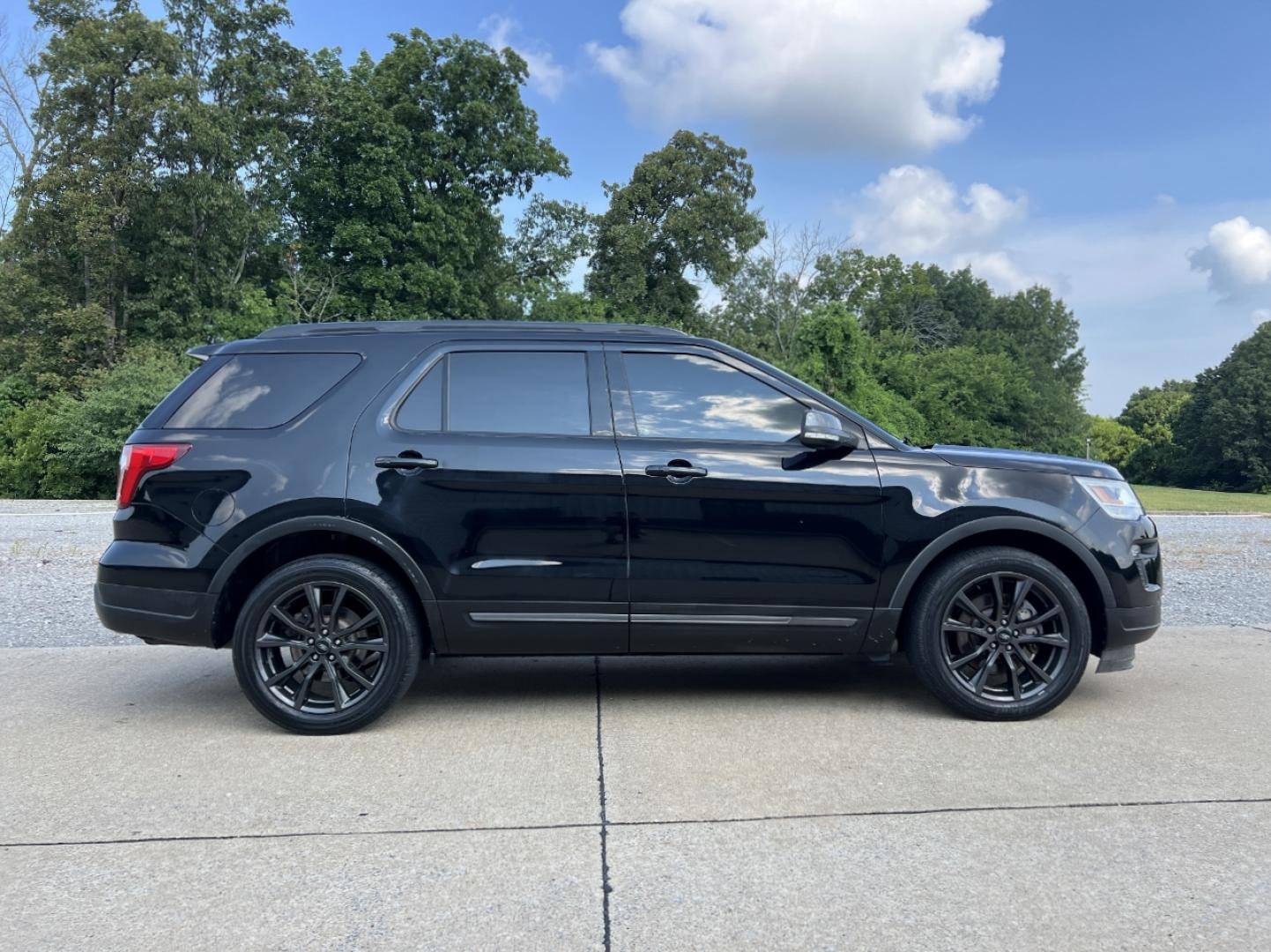 2018 BLACK /Black Suede/Leather Ford Explorer XLT FWD (1FM5K7DH8JG) with an 2.3L 4 Cyl. engine, Automatic transmission, located at 2990 Old Orchard Rd., Jackson, MO, 63755, 37.354214, -89.612106 - 2018 Ford Explorer XLT 98xxx miles Front Wheel Drive 2.3L 4 Cyl. Automatic Leather/Suede 3rd Row Backup Camera Power/Heated Seats Heated Steering Wheel Sunroof Bluetooth Remote Start Cruise Power Windows/Locks/Mirrors We have financing available and we accept trades! Fill out a credit - Photo#10