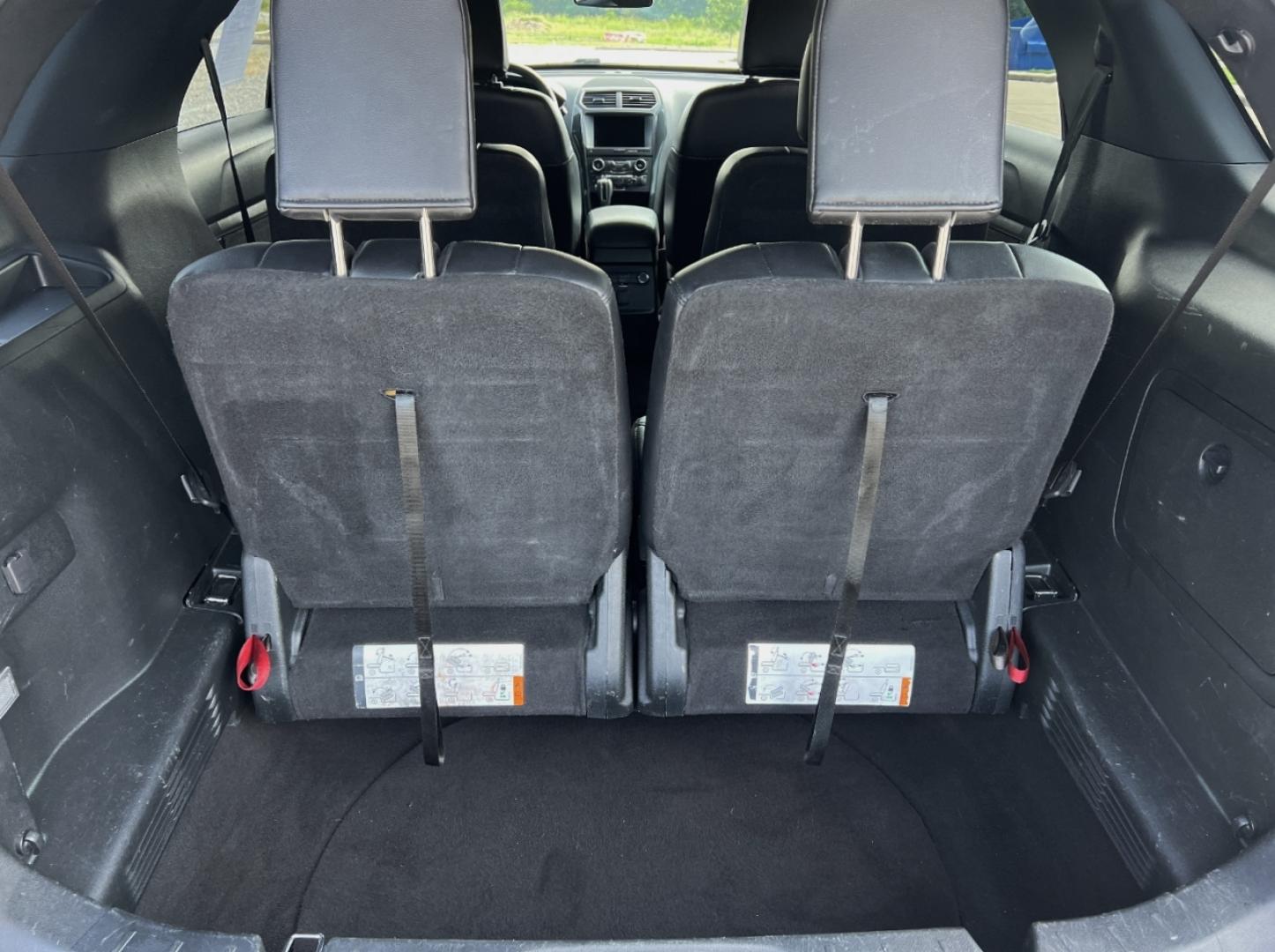 2018 BLACK /Black Suede/Leather Ford Explorer XLT FWD (1FM5K7DH8JG) with an 2.3L 4 Cyl. engine, Automatic transmission, located at 2990 Old Orchard Rd., Jackson, MO, 63755, 37.354214, -89.612106 - 2018 Ford Explorer XLT 98xxx miles Front Wheel Drive 2.3L 4 Cyl. Automatic Leather/Suede 3rd Row Backup Camera Power/Heated Seats Heated Steering Wheel Sunroof Bluetooth Remote Start Cruise Power Windows/Locks/Mirrors We have financing available and we accept trades! Fill out a credit - Photo#23