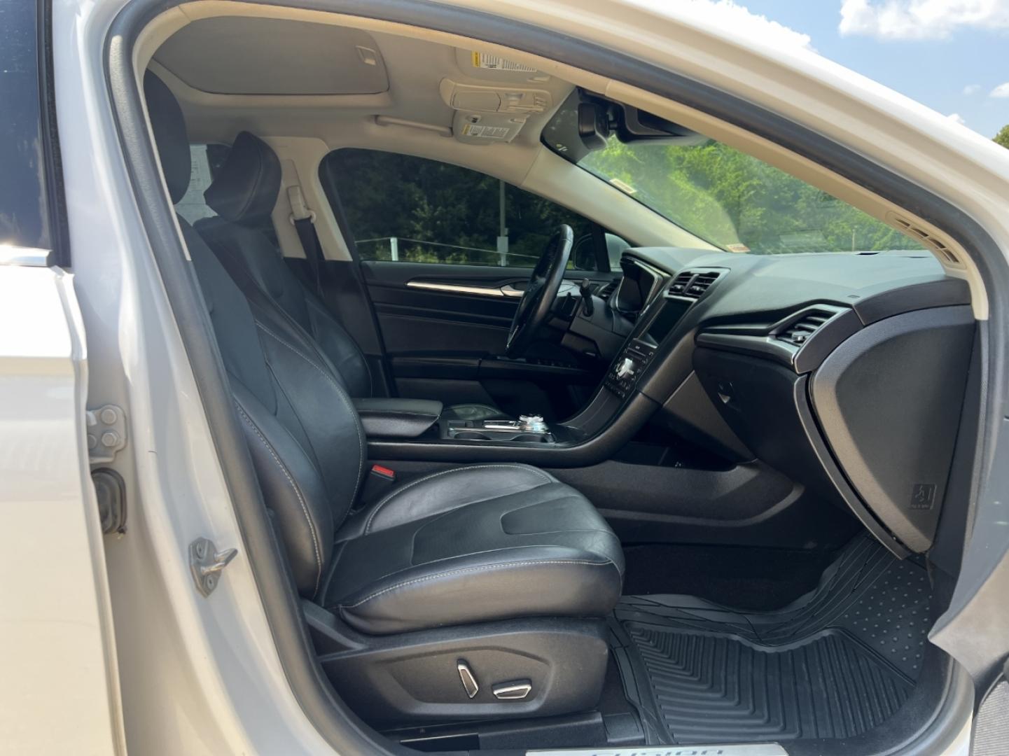 2020 WHITE /Black Leather Ford Fusion Titanium AWD (3FA6P0D97LR) with an 2.0L 4 Cyl. engine, Automatic transmission, located at 2990 Old Orchard Rd., Jackson, MO, 63755, 37.354214, -89.612106 - 2020 Ford Fusion Titanium 111xxx miles All Wheel Drive 2.0L 4 Cyl. Automatic Leather Navigation Power/Heated/Cooled Seats Backup Camera Sunroof Bluetooth Remote Start Cruise Power Windows/Locks/Mirrors We have financing available and we accept trades! Fill out a credit application on o - Photo#17