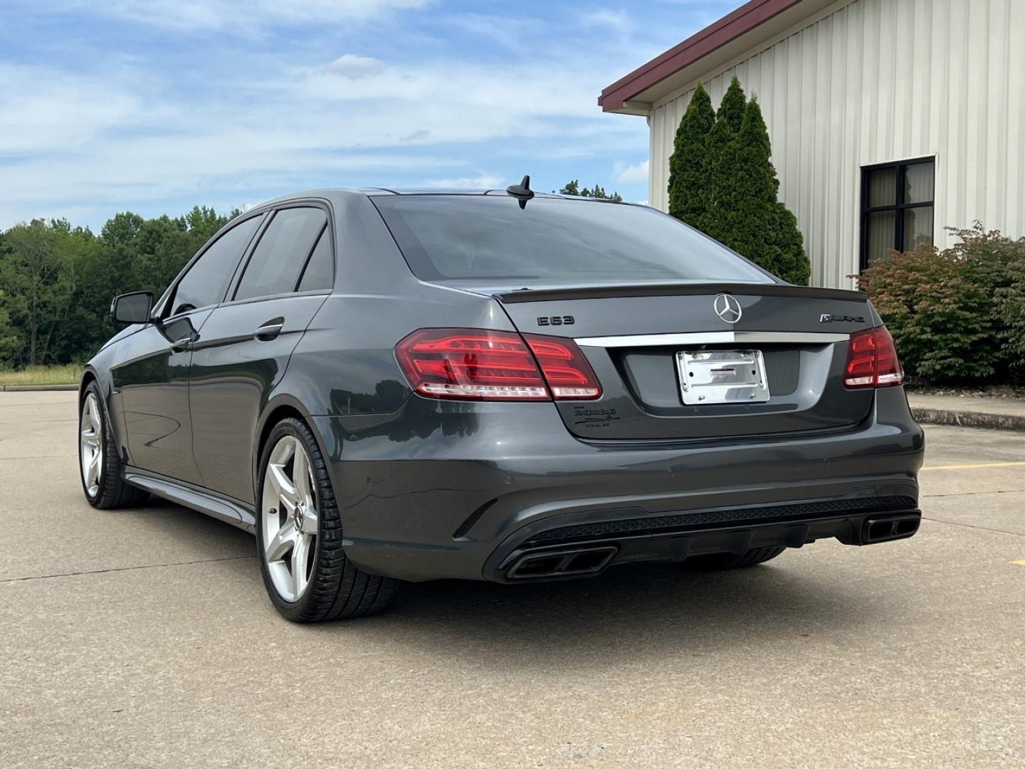 2015 GRAY /Black Leather Mercedes-Benz E-Class Wagon E63 AMG (WDDHF7GB1FB) with an 5.5L V8 engine, Automatic transmission, located at 2990 Old Orchard Rd., Jackson, MO, 63755, 37.354214, -89.612106 - 2015 Mercedes-Benz E-Class E63 AMG 169xxx miles All Wheel Drive 5.5L V8 Automatic Leather Navigation Power/Heated/Cooled Seats Backup Camera Sunroof Bluetooth Cruise Power Windows/Locks/Mirrors We have financing available and we accept trades! Fill out a credit application on our websit - Photo#11