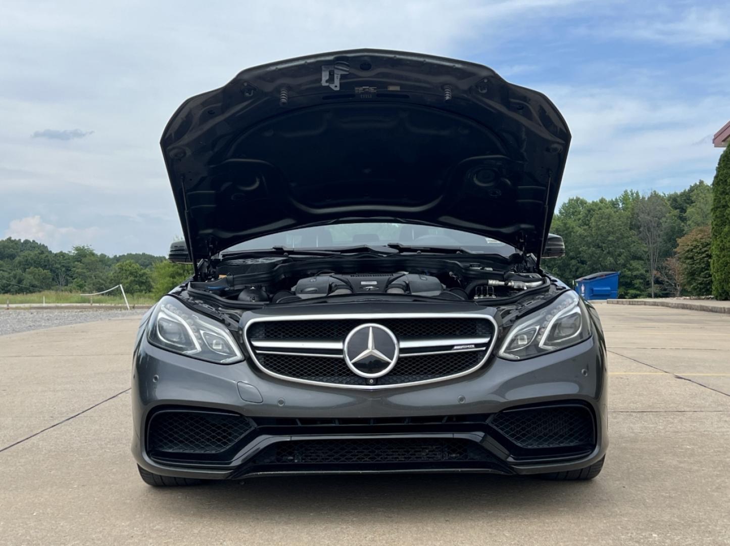 2015 GRAY /Black Leather Mercedes-Benz E-Class Wagon E63 AMG (WDDHF7GB1FB) with an 5.5L V8 engine, Automatic transmission, located at 2990 Old Orchard Rd., Jackson, MO, 63755, 37.354214, -89.612106 - 2015 Mercedes-Benz E-Class E63 AMG 169xxx miles All Wheel Drive 5.5L V8 Automatic Leather Navigation Power/Heated/Cooled Seats Backup Camera Sunroof Bluetooth Cruise Power Windows/Locks/Mirrors We have financing available and we accept trades! Fill out a credit application on our websit - Photo#37