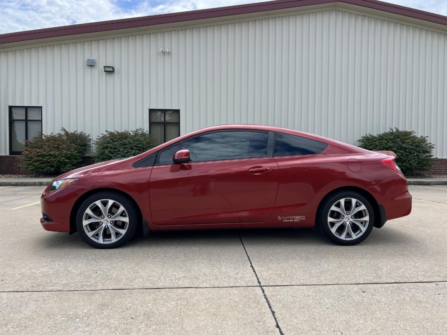 2012 ORANGE /Black Cloth Honda Civic Si Coupe 6-Speed MT (2HGFG4A54CH) with an 2.0L 4 Cyl. engine, 6-Speed Manual transmission, located at 506 S. Kingshighway, Cape Girardeau, MO, 63703, (573) 235-5000, 37.294994, -89.556206 - 2012 Honda Civic Si 134xxx miles Front Wheel Drive 2.4L 4 Cyl. 6-Speed Manual Sunroof Bluetooth Cruise Power Windows/Locks/Mirrors We have financing available and we accept trades! Fill out a credit application on our website or come by today! If you have any questions, give us a call at ( - Photo#4