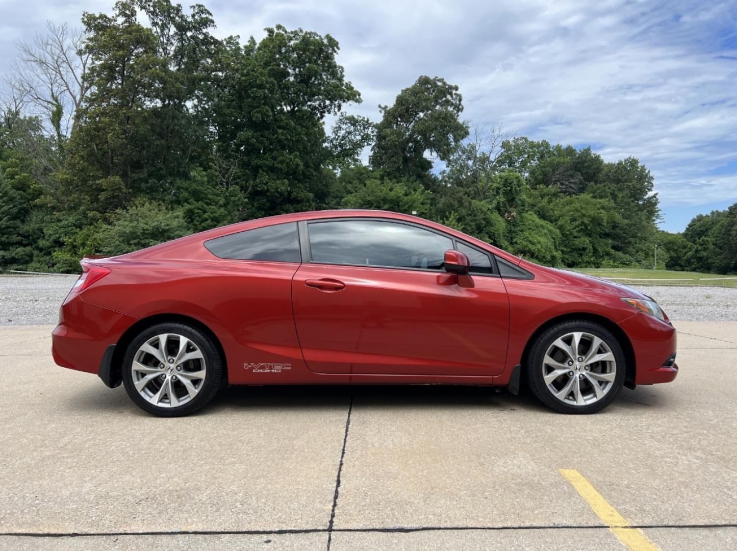 2012 ORANGE /Black Cloth Honda Civic Si Coupe 6-Speed MT (2HGFG4A54CH) with an 2.0L 4 Cyl. engine, 6-Speed Manual transmission, located at 506 S. Kingshighway, Cape Girardeau, MO, 63703, (573) 235-5000, 37.294994, -89.556206 - 2012 Honda Civic Si 134xxx miles Front Wheel Drive 2.4L 4 Cyl. 6-Speed Manual Sunroof Bluetooth Cruise Power Windows/Locks/Mirrors We have financing available and we accept trades! Fill out a credit application on our website or come by today! If you have any questions, give us a call at ( - Photo#5