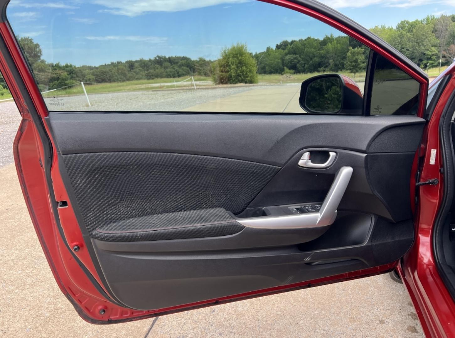 2012 ORANGE /Black Cloth Honda Civic Si Coupe 6-Speed MT (2HGFG4A54CH) with an 2.0L 4 Cyl. engine, 6-Speed Manual transmission, located at 506 S. Kingshighway, Cape Girardeau, MO, 63703, (573) 235-5000, 37.294994, -89.556206 - 2012 Honda Civic Si 134xxx miles Front Wheel Drive 2.4L 4 Cyl. 6-Speed Manual Sunroof Bluetooth Cruise Power Windows/Locks/Mirrors We have financing available and we accept trades! Fill out a credit application on our website or come by today! If you have any questions, give us a call at ( - Photo#10