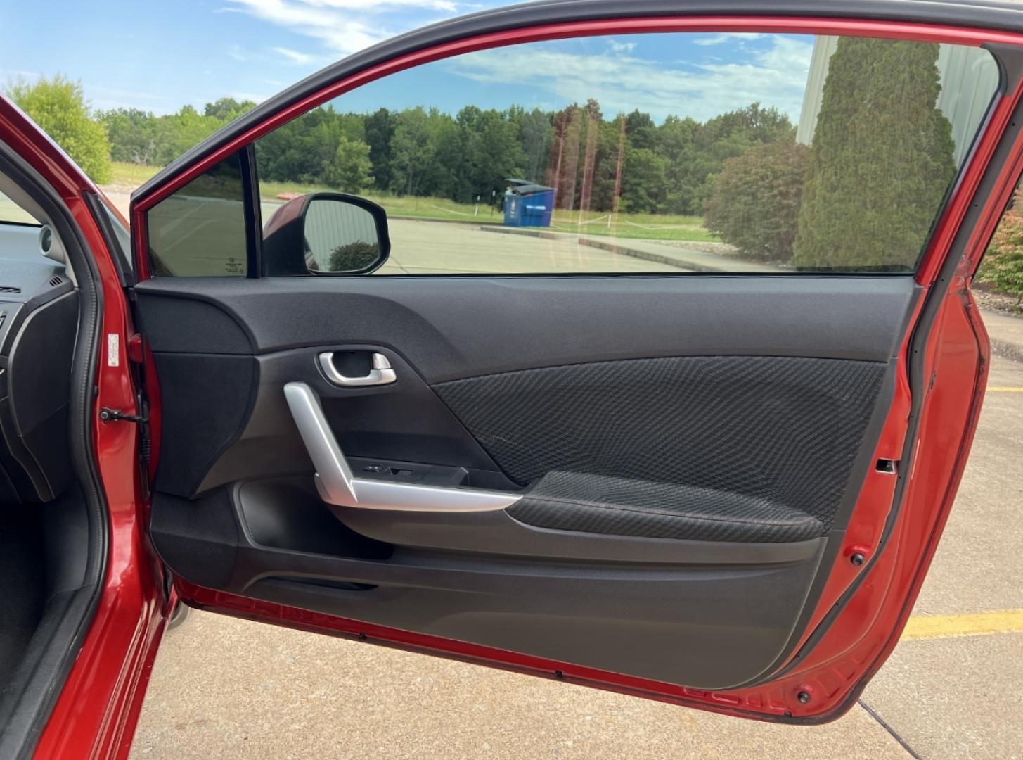 2012 ORANGE /Black Cloth Honda Civic Si Coupe 6-Speed MT (2HGFG4A54CH) with an 2.0L 4 Cyl. engine, 6-Speed Manual transmission, located at 506 S. Kingshighway, Cape Girardeau, MO, 63703, (573) 235-5000, 37.294994, -89.556206 - 2012 Honda Civic Si 134xxx miles Front Wheel Drive 2.4L 4 Cyl. 6-Speed Manual Sunroof Bluetooth Cruise Power Windows/Locks/Mirrors We have financing available and we accept trades! Fill out a credit application on our website or come by today! If you have any questions, give us a call at ( - Photo#12