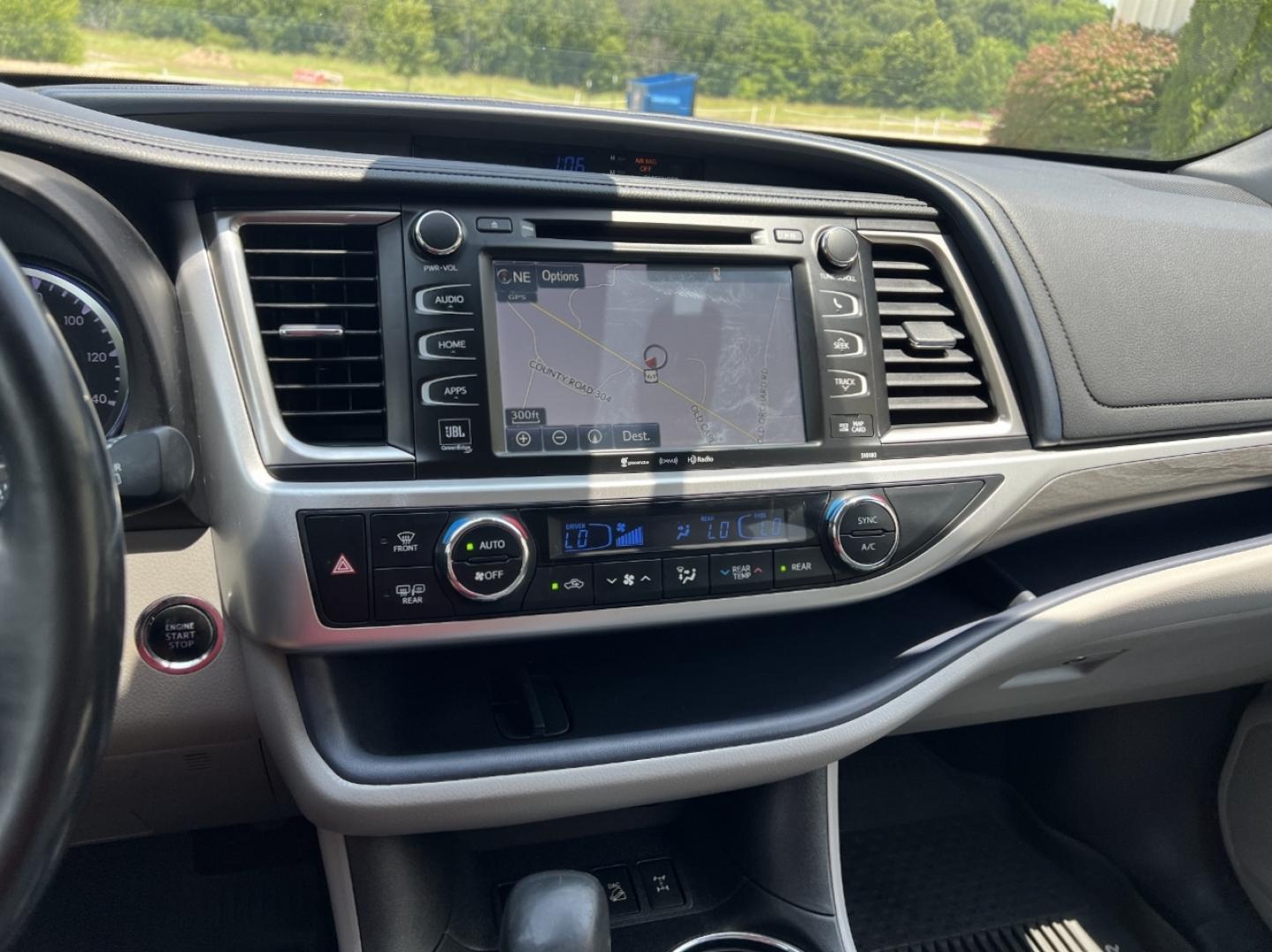 2017 WHITE /Gray Leather Toyota Highlander Limited AWD V6 (5TDDZRFH7HS) with an 3.5L V6 engine, Automatic transmission, located at 2990 Old Orchard Rd., Jackson, MO, 63755, 37.354214, -89.612106 - 2017 Toyota Highlander Limited 1-Owner 161xxx miles All Wheel Drive 3.5L V6 Automatic Leather 3rd Row Navigation Power/Heated/Cooled Seats Backup Camera Sunroof Bluetooth Cruise Power Windows/Locks/Mirrors We have financing available and we accept trades! Fill out a credit application - Photo#31