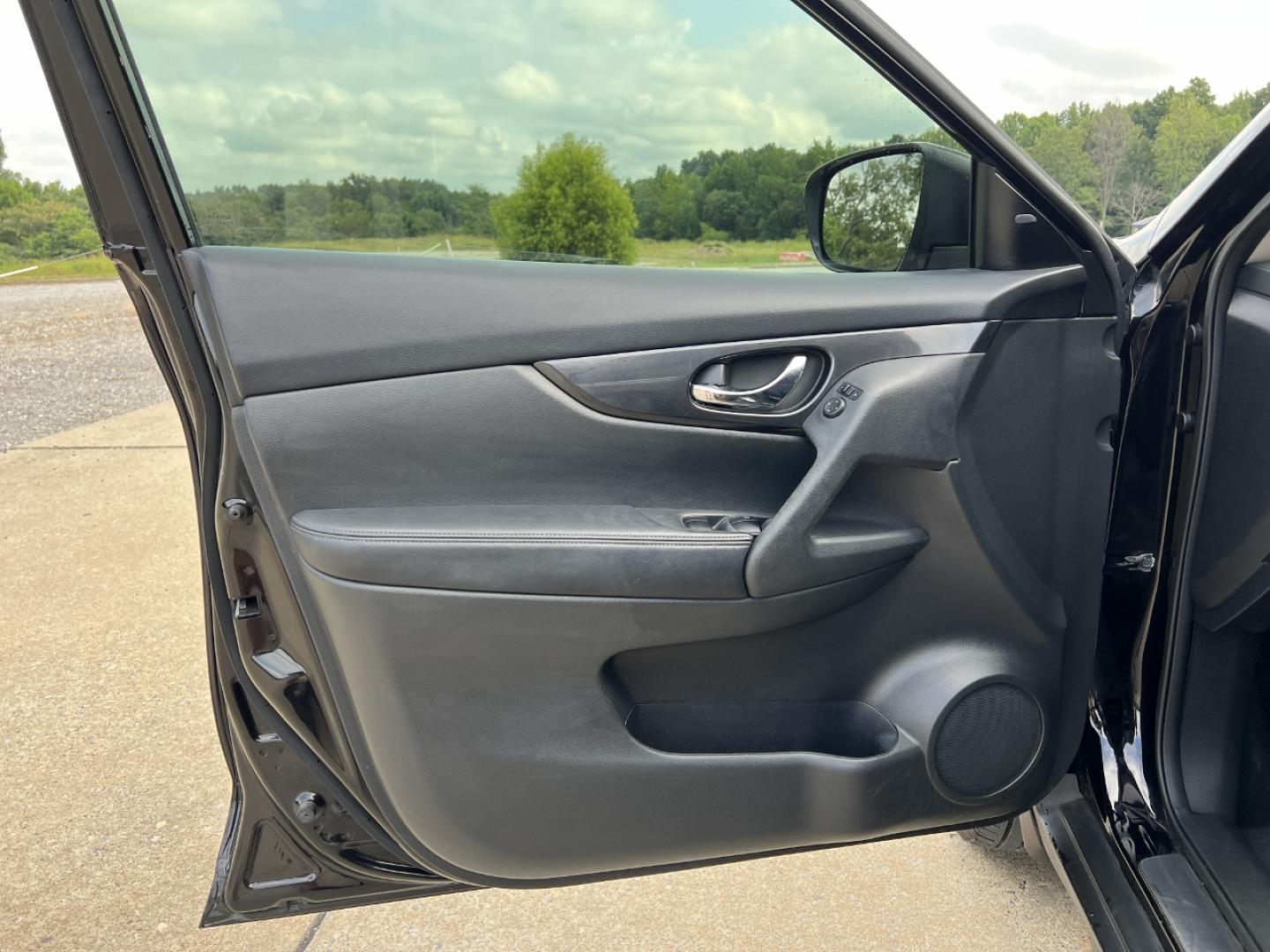 2017 BLACK /Black Cloth Nissan Rogue SV AWD (5N1AT2MV0HC) with an 2.5L 4 Cyl. engine, CVT transmission, located at 2990 Old Orchard Rd., Jackson, MO, 63755, 37.354214, -89.612106 - 2017 Nissan Rogue SV 110xxx miles All Wheel Drive 2.5L 4 Cyl. Automatic Backup Camera Power Driver Seat Heated Seats Remote Start Cruise Power Windows/Locks/Mirrors We have financing available and we accept trades! Fill out a credit application on our website or come by today! If you hav - Photo#14