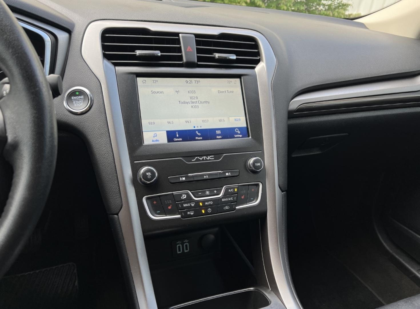 2020 SILVER /Black Leather Ford Fusion SEL (3FA6P0CD1LR) with an 1.5L 4 Cyl. engine, Automatic transmission, located at 506 S. Kingshighway, Cape Girardeau, MO, 63703, (573) 235-5000, 37.294994, -89.556206 - 2020 Ford Fusion SEL 109xxx miles Front Wheel Drive 1.5L 4 Cyl. Automatic Leather Backup Camera Power/Heated Seats Bluetooth Remote Start Cruise Power Windows/Locks/Mirrors We have financing available and we accept trades! Fill out a credit application on our website or come by today! I - Photo#25
