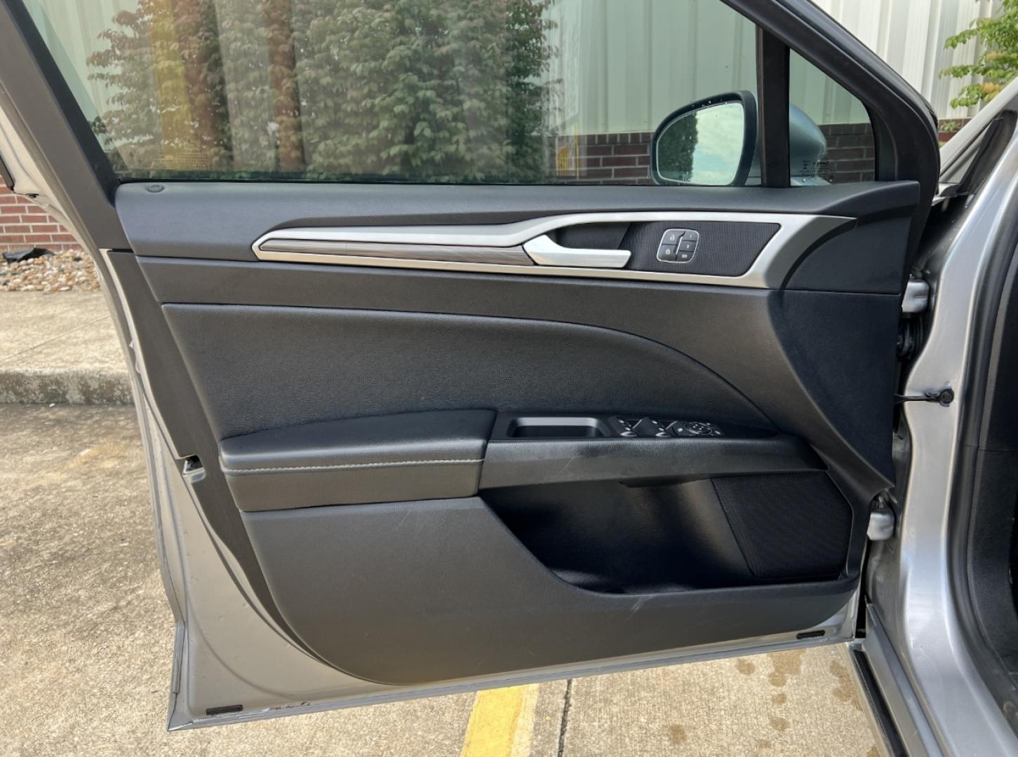 2020 SILVER /Black Leather Ford Fusion SEL (3FA6P0CD1LR) with an 1.5L 4 Cyl. engine, Automatic transmission, located at 506 S. Kingshighway, Cape Girardeau, MO, 63703, (573) 235-5000, 37.294994, -89.556206 - 2020 Ford Fusion SEL 109xxx miles Front Wheel Drive 1.5L 4 Cyl. Automatic Leather Backup Camera Power/Heated Seats Bluetooth Remote Start Cruise Power Windows/Locks/Mirrors We have financing available and we accept trades! Fill out a credit application on our website or come by today! I - Photo#13