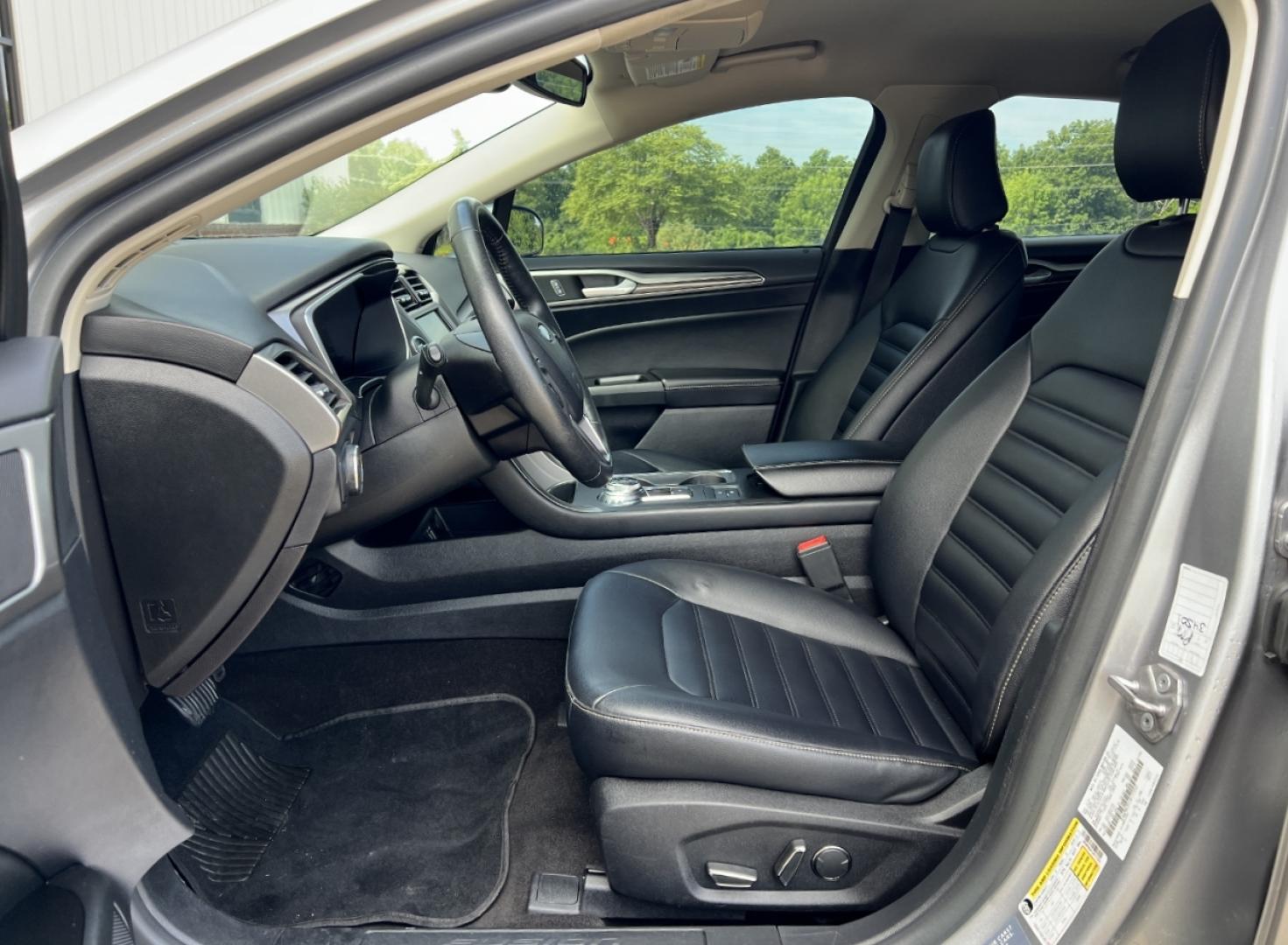 2020 SILVER /Black Leather Ford Fusion SEL (3FA6P0CD1LR) with an 1.5L 4 Cyl. engine, Automatic transmission, located at 506 S. Kingshighway, Cape Girardeau, MO, 63703, (573) 235-5000, 37.294994, -89.556206 - 2020 Ford Fusion SEL 109xxx miles Front Wheel Drive 1.5L 4 Cyl. Automatic Leather Backup Camera Power/Heated Seats Bluetooth Remote Start Cruise Power Windows/Locks/Mirrors We have financing available and we accept trades! Fill out a credit application on our website or come by today! I - Photo#14