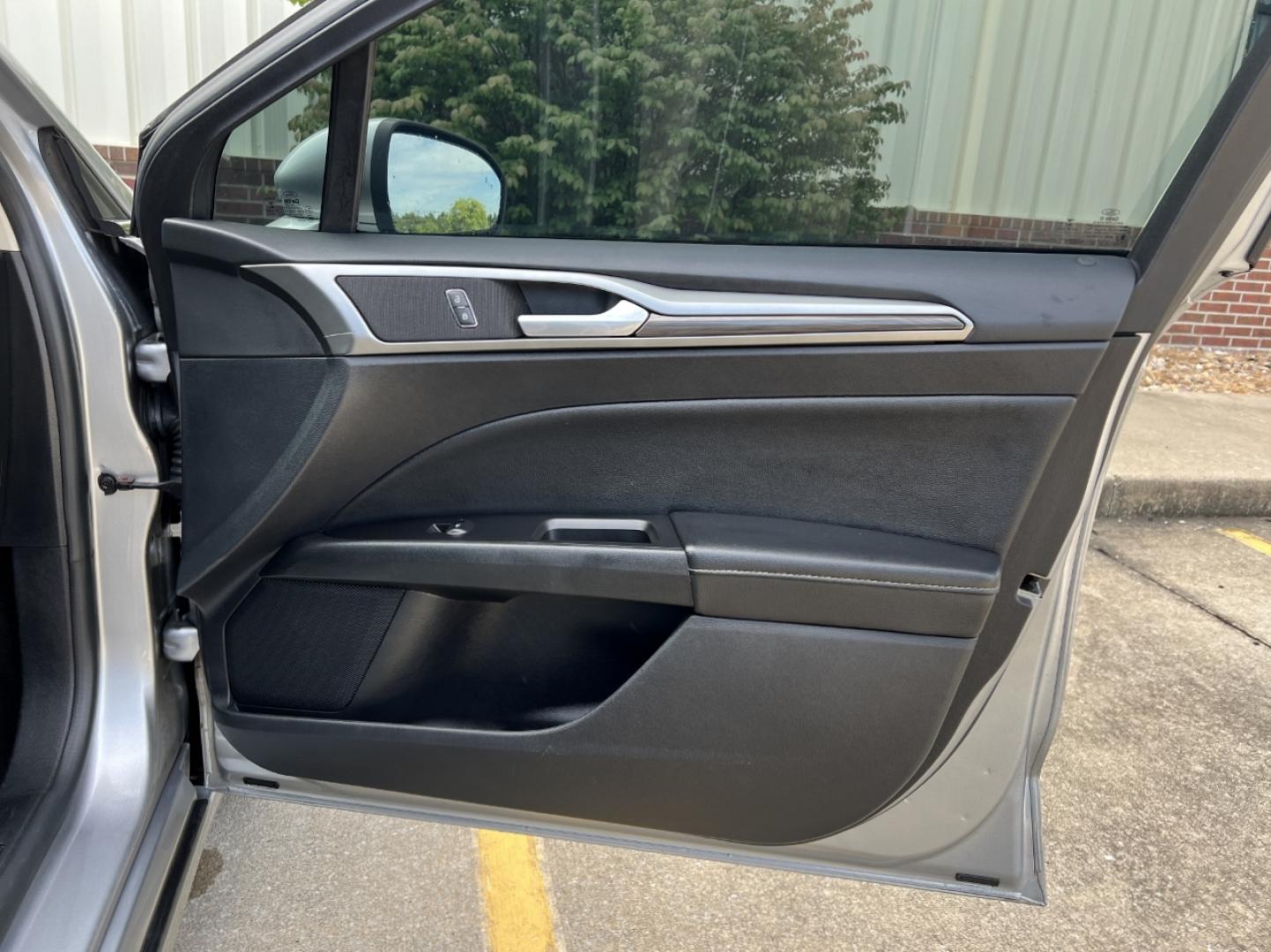 2020 SILVER /Black Leather Ford Fusion SEL (3FA6P0CD1LR) with an 1.5L 4 Cyl. engine, Automatic transmission, located at 506 S. Kingshighway, Cape Girardeau, MO, 63703, (573) 235-5000, 37.294994, -89.556206 - 2020 Ford Fusion SEL 109xxx miles Front Wheel Drive 1.5L 4 Cyl. Automatic Leather Backup Camera Power/Heated Seats Bluetooth Remote Start Cruise Power Windows/Locks/Mirrors We have financing available and we accept trades! Fill out a credit application on our website or come by today! I - Photo#15