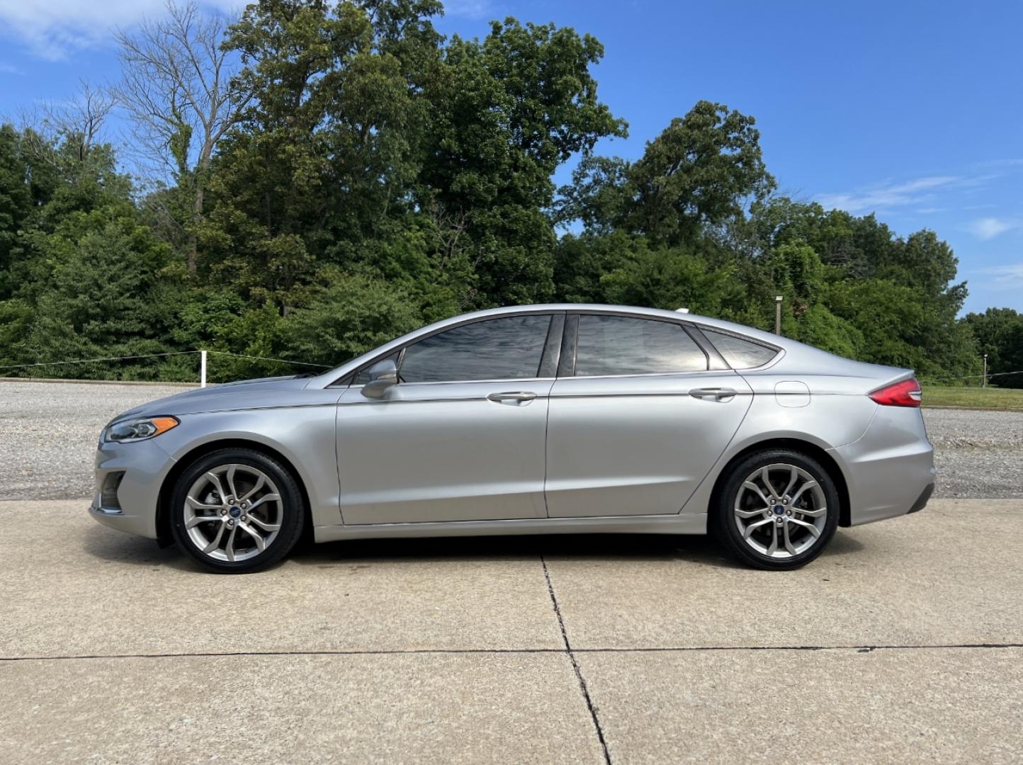 2020 SILVER /Black Leather Ford Fusion SEL (3FA6P0CD1LR) with an 1.5L 4 Cyl. engine, Automatic transmission, located at 506 S. Kingshighway, Cape Girardeau, MO, 63703, (573) 235-5000, 37.294994, -89.556206 - 2020 Ford Fusion SEL 109xxx miles Front Wheel Drive 1.5L 4 Cyl. Automatic Leather Backup Camera Power/Heated Seats Bluetooth Remote Start Cruise Power Windows/Locks/Mirrors We have financing available and we accept trades! Fill out a credit application on our website or come by today! I - Photo#7