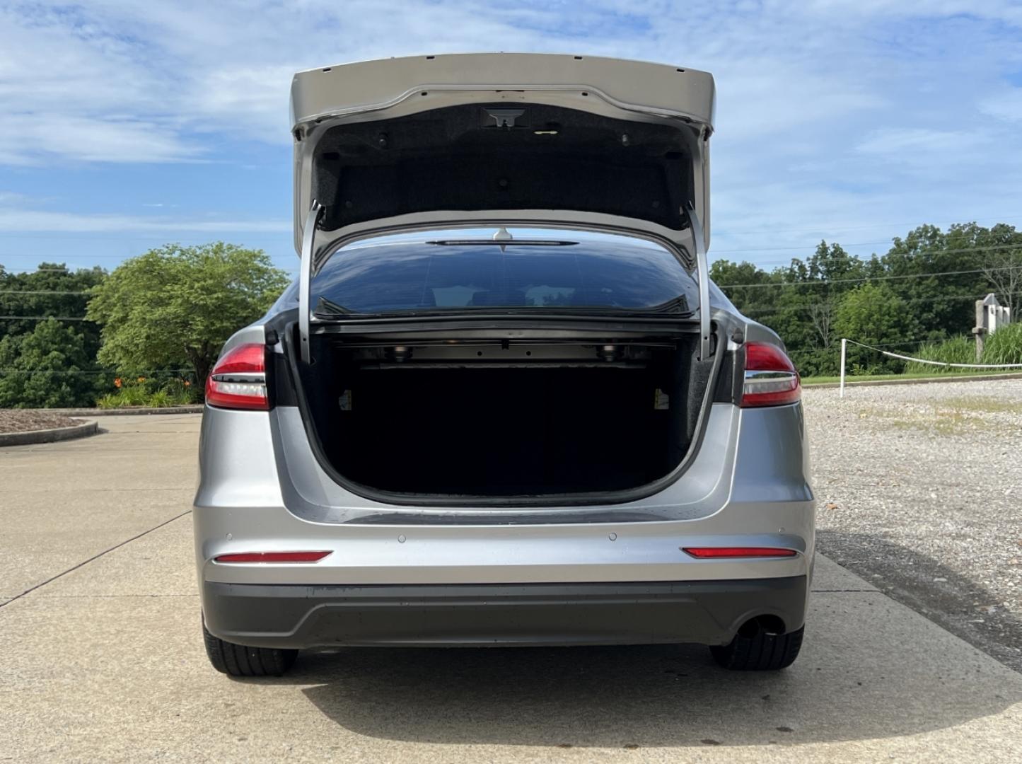 2020 SILVER /Black Leather Ford Fusion SEL (3FA6P0CD1LR) with an 1.5L 4 Cyl. engine, Automatic transmission, located at 506 S. Kingshighway, Cape Girardeau, MO, 63703, (573) 235-5000, 37.294994, -89.556206 - 2020 Ford Fusion SEL 109xxx miles Front Wheel Drive 1.5L 4 Cyl. Automatic Leather Backup Camera Power/Heated Seats Bluetooth Remote Start Cruise Power Windows/Locks/Mirrors We have financing available and we accept trades! Fill out a credit application on our website or come by today! I - Photo#19