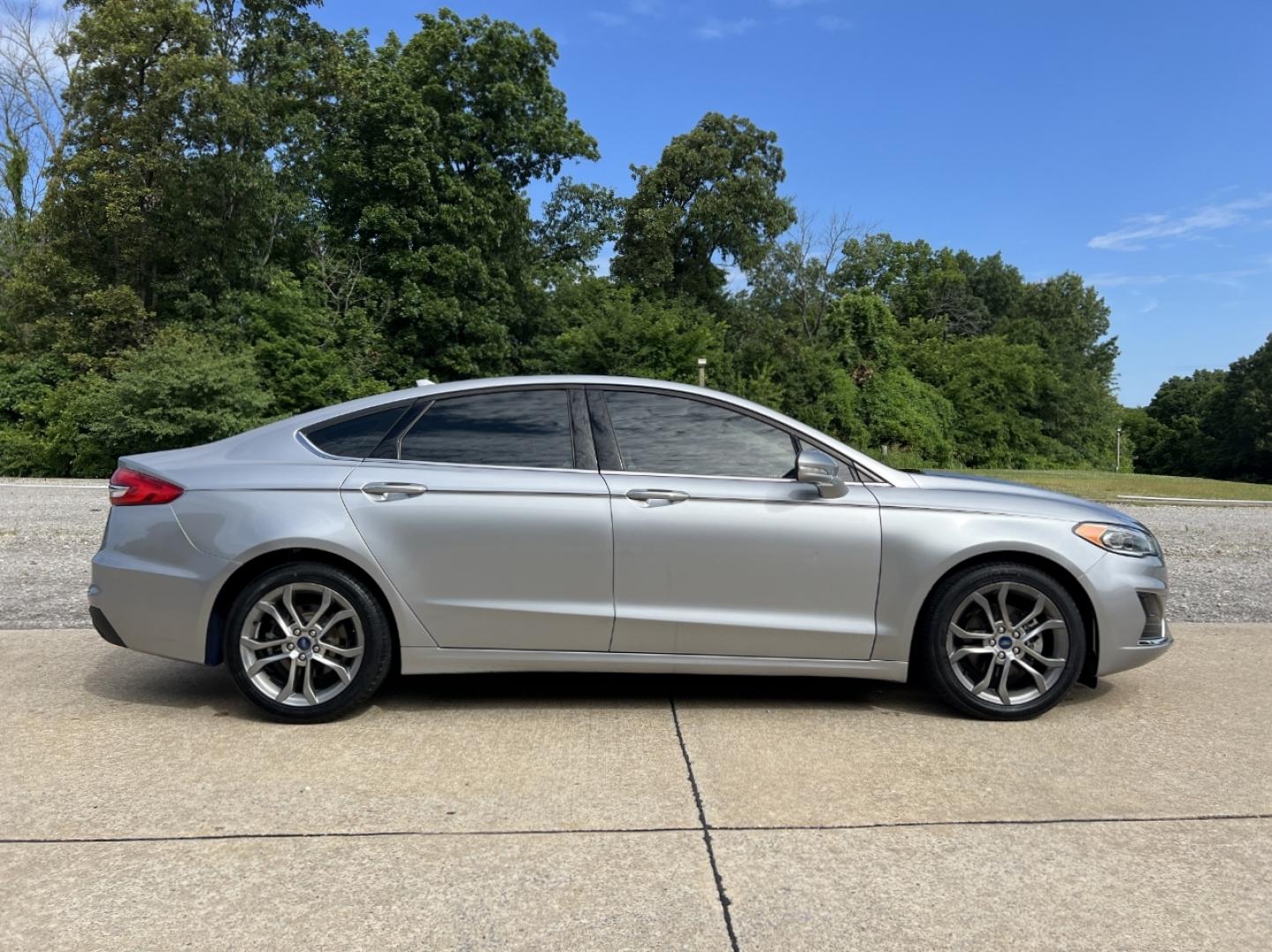 2020 SILVER /Black Leather Ford Fusion SEL (3FA6P0CD1LR) with an 1.5L 4 Cyl. engine, Automatic transmission, located at 506 S. Kingshighway, Cape Girardeau, MO, 63703, (573) 235-5000, 37.294994, -89.556206 - 2020 Ford Fusion SEL 109xxx miles Front Wheel Drive 1.5L 4 Cyl. Automatic Leather Backup Camera Power/Heated Seats Bluetooth Remote Start Cruise Power Windows/Locks/Mirrors We have financing available and we accept trades! Fill out a credit application on our website or come by today! I - Photo#8