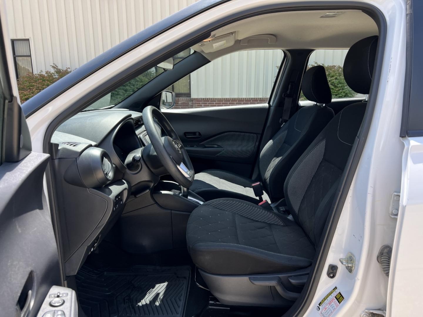 2020 WHITE /Black Cloth Nissan Kicks S (3N1CP5BV3LL) with an 1.6L 4 Cyl. engine, CVT transmission, located at 506 S. Kingshighway, Cape Girardeau, MO, 63703, (573) 235-5000, 37.294994, -89.556206 - 2020 Nissan Kicks S 1-Owner 117xxx miles Front Wheel Drive 1.6L 4 Cyl. Automatic Backup Camera Bluetooth Cruise Power Windows/Locks/Mirrors We have financing available and we accept trades! Fill out a credit application on our website or come by today! If you have any questions, give us a - Photo#11