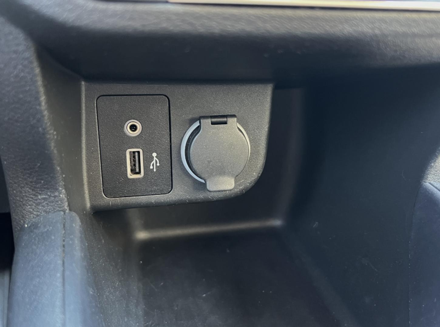 2020 WHITE /Black Cloth Nissan Kicks S (3N1CP5BV3LL) with an 1.6L 4 Cyl. engine, CVT transmission, located at 506 S. Kingshighway, Cape Girardeau, MO, 63703, (573) 235-5000, 37.294994, -89.556206 - 2020 Nissan Kicks S 1-Owner 117xxx miles Front Wheel Drive 1.6L 4 Cyl. Automatic Backup Camera Bluetooth Cruise Power Windows/Locks/Mirrors We have financing available and we accept trades! Fill out a credit application on our website or come by today! If you have any questions, give us a - Photo#24