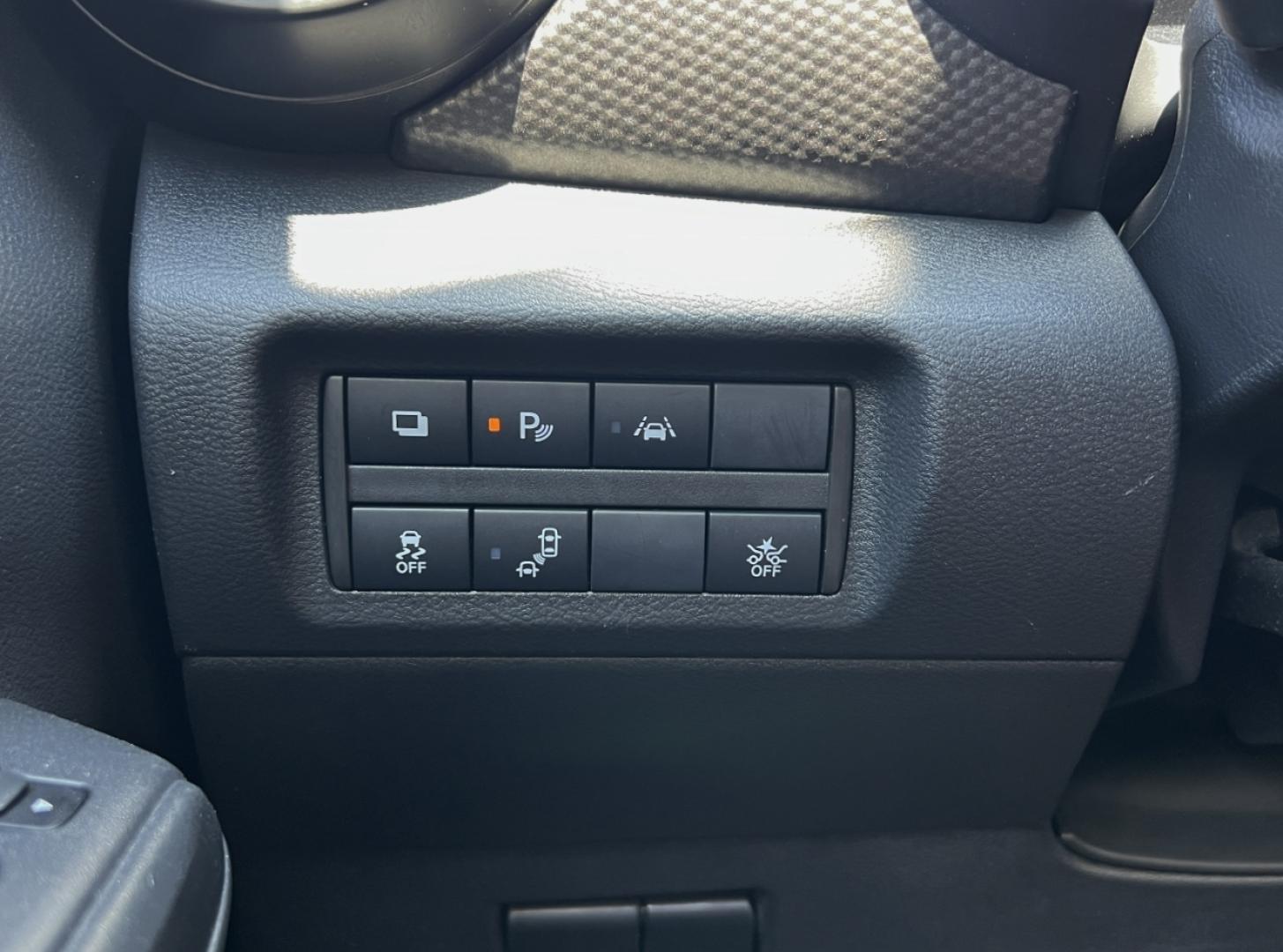 2020 WHITE /Black Cloth Nissan Kicks S (3N1CP5BV3LL) with an 1.6L 4 Cyl. engine, CVT transmission, located at 506 S. Kingshighway, Cape Girardeau, MO, 63703, (573) 235-5000, 37.294994, -89.556206 - 2020 Nissan Kicks S 1-Owner 117xxx miles Front Wheel Drive 1.6L 4 Cyl. Automatic Backup Camera Bluetooth Cruise Power Windows/Locks/Mirrors We have financing available and we accept trades! Fill out a credit application on our website or come by today! If you have any questions, give us a - Photo#26