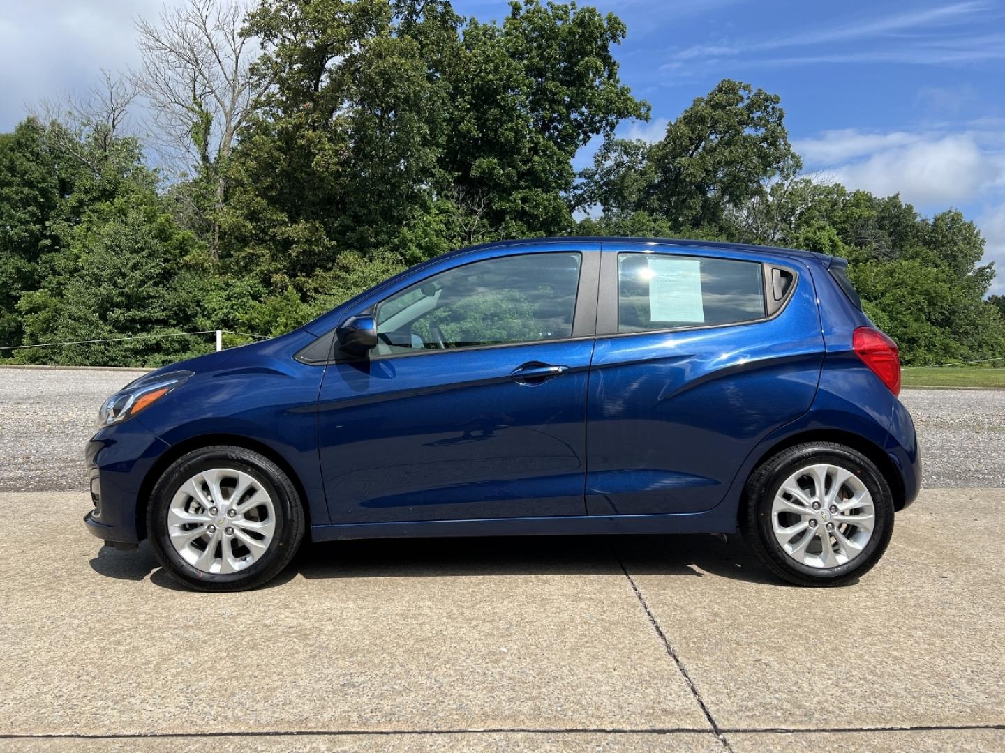 2022 BLUE /Black Cloth Chevrolet Spark 1LT CVT (KL8CD6SA0NC) with an 1.4L 4 Cyl. engine, CVT transmission, located at 2990 Old Orchard Rd., Jackson, MO, 63755, 37.354214, -89.612106 - 2022 Chevrolet Spark LT Local 1-Owner 53xxx miles Front Wheel Drive 1.4L 4 Cyl. Automatic Backup Camera Bluetooth Cruise Power Windows/Locks/Mirrors We have financing available and we accept trades! Fill out a credit application on our website or come by today! If you have any questions, - Photo#4
