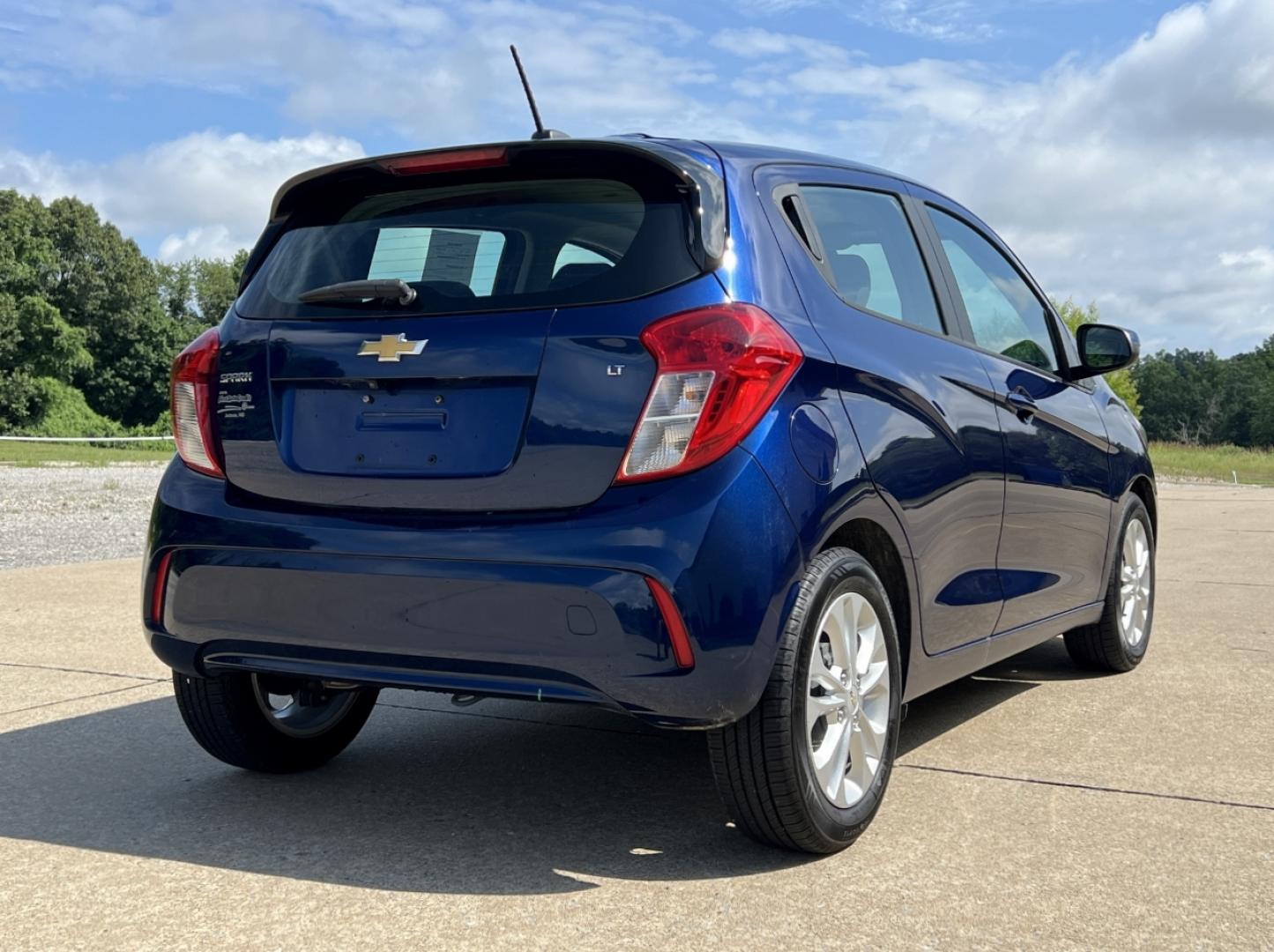 2022 BLUE /Black Cloth Chevrolet Spark 1LT CVT (KL8CD6SA0NC) with an 1.4L 4 Cyl. engine, CVT transmission, located at 2990 Old Orchard Rd., Jackson, MO, 63755, 37.354214, -89.612106 - 2022 Chevrolet Spark LT Local 1-Owner 53xxx miles Front Wheel Drive 1.4L 4 Cyl. Automatic Backup Camera Bluetooth Cruise Power Windows/Locks/Mirrors We have financing available and we accept trades! Fill out a credit application on our website or come by today! If you have any questions, - Photo#6