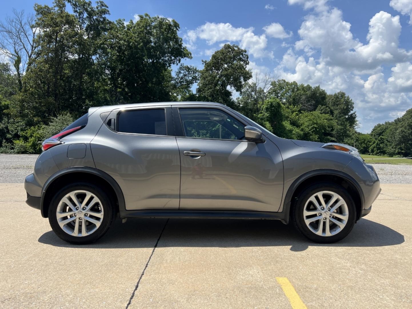 2016 GRAY /Black Leather Nissan Juke SL FWD (JN8AF5MR3GT) with an 1.6L 4 Cyl. Turbo engine, CVT transmission, located at 506 S. Kingshighway, Cape Girardeau, MO, 63703, (573) 235-5000, 37.294991, -89.553635 - 2016 Nissan Juke SL 107xxx miles Front Wheel Drive 1.6L 4 Cyl. Automatic Leather Navigation Backup Camera Sunroof Bluetooth Cruise Power Windows/Locks/Mirrors We have financing available and we accept trades! Fill out a credit application on our website or come by today! If you have any - Photo#7