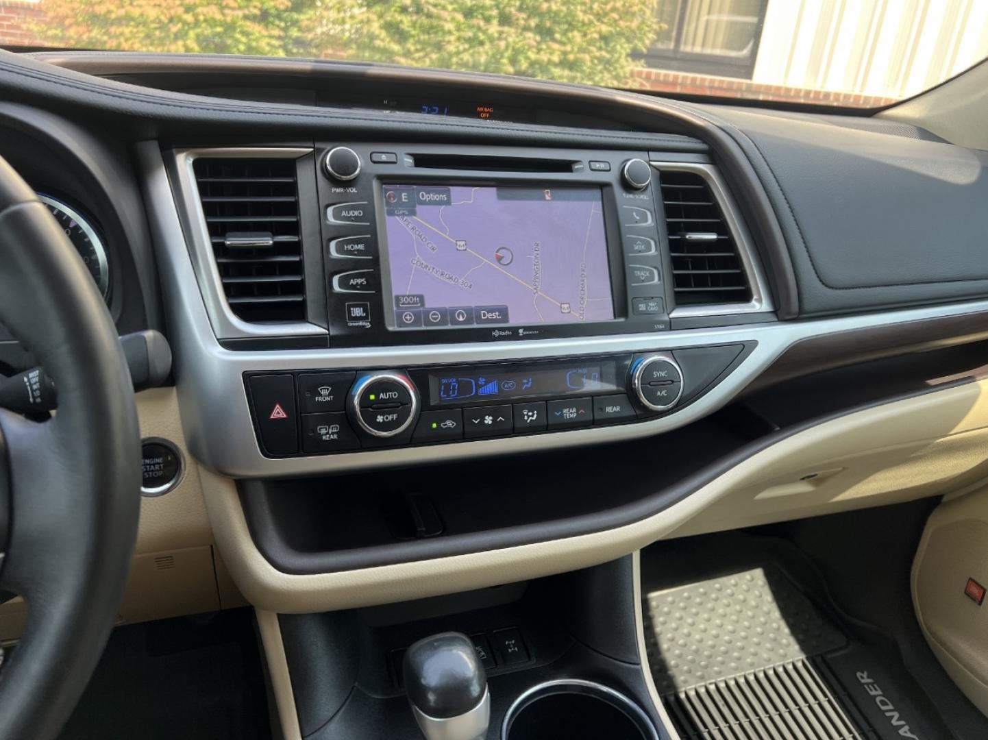 2015 WHITE /Tan Leather Toyota Highlander Limited AWD V6 (5TDDKRFH5FS) with an 3.5L V6 engine, Automatic transmission, located at 2990 Old Orchard Rd., Jackson, MO, 63755, 37.354214, -89.612106 - 2015 Toyota Highlander Limited 166xxx miles All Wheel Drive 3.5L V6 Automatic Leather 3rd Row Navigation Power/Heated/Cooled Seats Backup Camera Sunroof Bluetooth Cruise Power Windows/Locks/Mirrors We have financing available and we accept trades! Fill out a credit application on our w - Photo#29