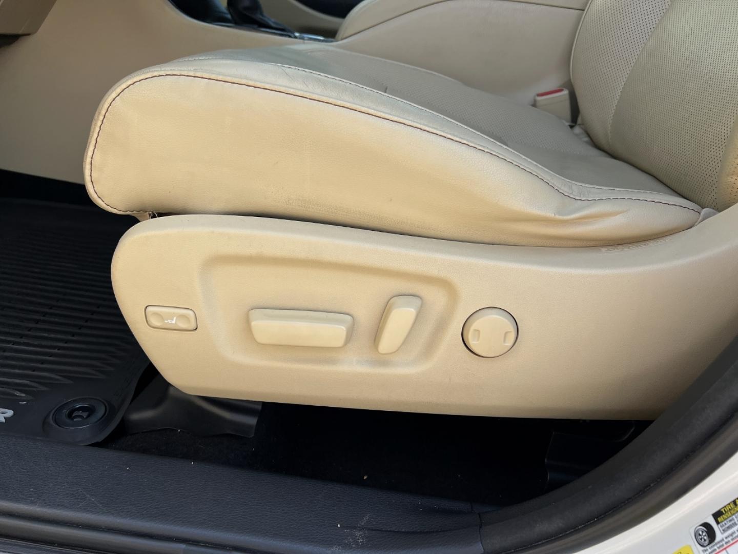 2015 WHITE /Tan Leather Toyota Highlander Limited AWD V6 (5TDDKRFH5FS) with an 3.5L V6 engine, Automatic transmission, located at 2990 Old Orchard Rd., Jackson, MO, 63755, 37.354214, -89.612106 - 2015 Toyota Highlander Limited 166xxx miles All Wheel Drive 3.5L V6 Automatic Leather 3rd Row Navigation Power/Heated/Cooled Seats Backup Camera Sunroof Bluetooth Cruise Power Windows/Locks/Mirrors We have financing available and we accept trades! Fill out a credit application on our w - Photo#6